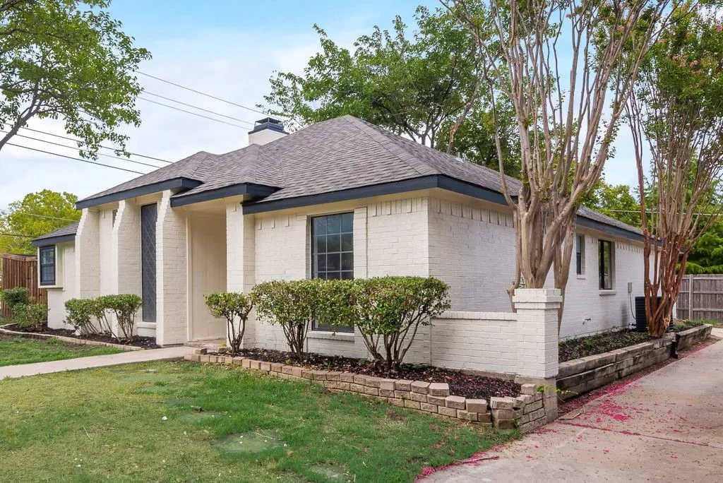 Single Family Residence For Rent in Collin County , 8880 Woodstream Drive, Frisco, Texas 75034, 3 Bedroom, 2 Bathroom, 2 Garage spaces, 1,648 Sqft, built in 1983, mls#21396733, Real Estate Agent in Frisco, Homes For Rent in Collin county, Homes For Rent in Frisco, Realtor in Frisco Texas, Real Estate Brokerage Independent Realty Texas, Luminita Cordes Realtor