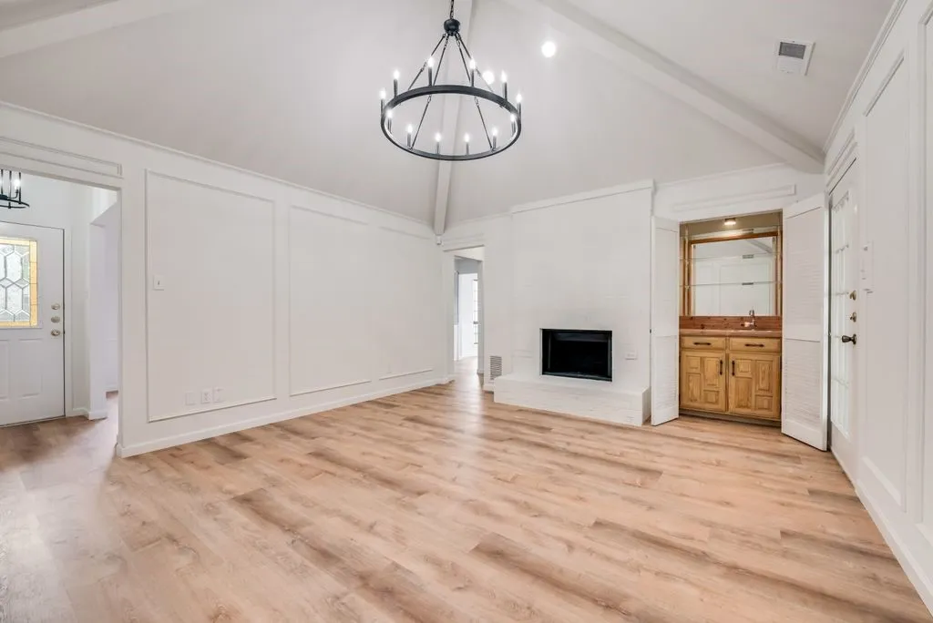 Single Family Residence For Rent in Collin County , 8880 Woodstream Drive, Frisco, Texas 75034, 3 Bedroom, 2 Bathroom, 2 Garage spaces, 1,648 Sqft, built in 1983, mls#21396733, Real Estate Agent in Frisco, Homes For Rent in Collin county, Homes For Rent in Frisco, Realtor in Frisco Texas, Real Estate Brokerage Independent Realty Texas, Luminita Cordes Realtor