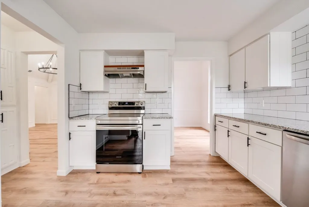 Single Family Residence For Rent in Collin County , 8880 Woodstream Drive, Frisco, Texas 75034, 3 Bedroom, 2 Bathroom, 2 Garage spaces, 1,648 Sqft, built in 1983, mls#21396733, Real Estate Agent in Frisco, Homes For Rent in Collin county, Homes For Rent in Frisco, Realtor in Frisco Texas, Real Estate Brokerage Independent Realty Texas, Luminita Cordes Realtor