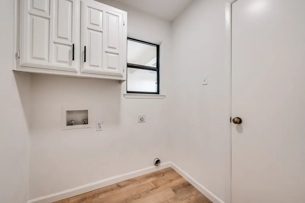 Single Family Residence For Rent in Collin County , 8880 Woodstream Drive, Frisco, Texas 75034, 3 Bedroom, 2 Bathroom, 2 Garage spaces, 1,648 Sqft, built in 1983, mls#21396733, Real Estate Agent in Frisco, Homes For Rent in Collin county, Homes For Rent in Frisco, Realtor in Frisco Texas, Real Estate Brokerage Independent Realty Texas, Luminita Cordes Realtor