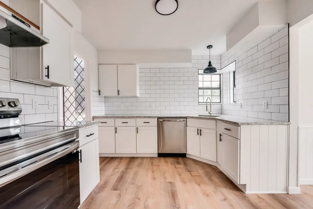 Single Family Residence For Rent in Collin County , 8880 Woodstream Drive, Frisco, Texas 75034, 3 Bedroom, 2 Bathroom, 2 Garage spaces, 1,648 Sqft, built in 1983, mls#21396733, Real Estate Agent in Frisco, Homes For Rent in Collin county, Homes For Rent in Frisco, Realtor in Frisco Texas, Real Estate Brokerage Independent Realty Texas, Luminita Cordes Realtor