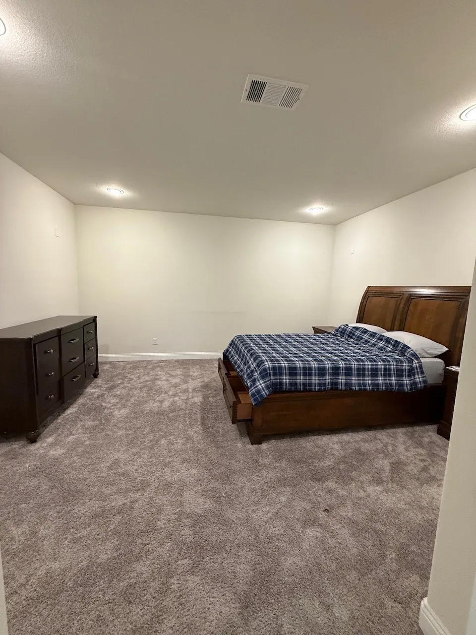 Single Family Residence For Rent in Collin County , 2913 Deansbrook Drive, Plano, Texas 75093, 5 Bedroom, 5 Bathroom, 2 Garage spaces, 3,639 Sqft, built in 2019, mls#21396735, Real Estate Agent in Plano, Homes For Rent in Collin county, Homes For Rent in Plano, Realtor in Plano Texas, Real Estate Brokerage Independent Realty Texas, Luminita Cordes Realtor