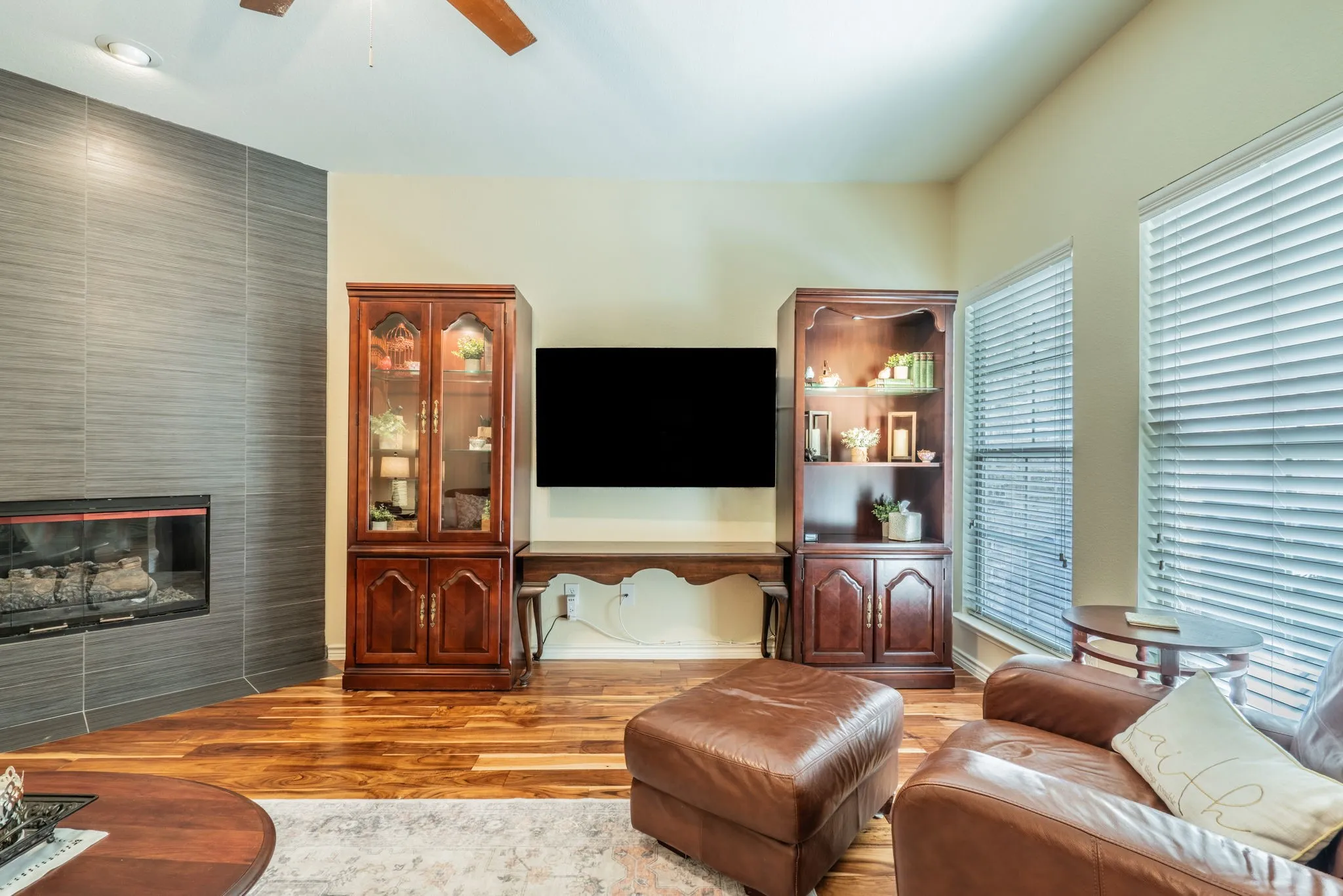 Townhouse For Sale in Collin County , 6774 Cortona Lane, Frisco, Texas 75034, 2 Bedroom, 3 Bathroom, 2 Garage spaces, 1,687 Sqft, built in 2006, mls#21396713, Real Estate Agent in Frisco, Homes For Sale in Collin county, Homes For Sale in Frisco, Realtor in Frisco Texas, Real Estate Brokerage Independent Realty Texas, Luminita Cordes Realtor