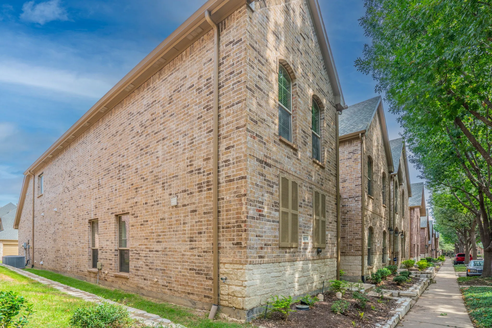 Townhouse For Sale in Collin County , 6774 Cortona Lane, Frisco, Texas 75034, 2 Bedroom, 3 Bathroom, 2 Garage spaces, 1,687 Sqft, built in 2006, mls#21396713, Real Estate Agent in Frisco, Homes For Sale in Collin county, Homes For Sale in Frisco, Realtor in Frisco Texas, Real Estate Brokerage Independent Realty Texas, Luminita Cordes Realtor