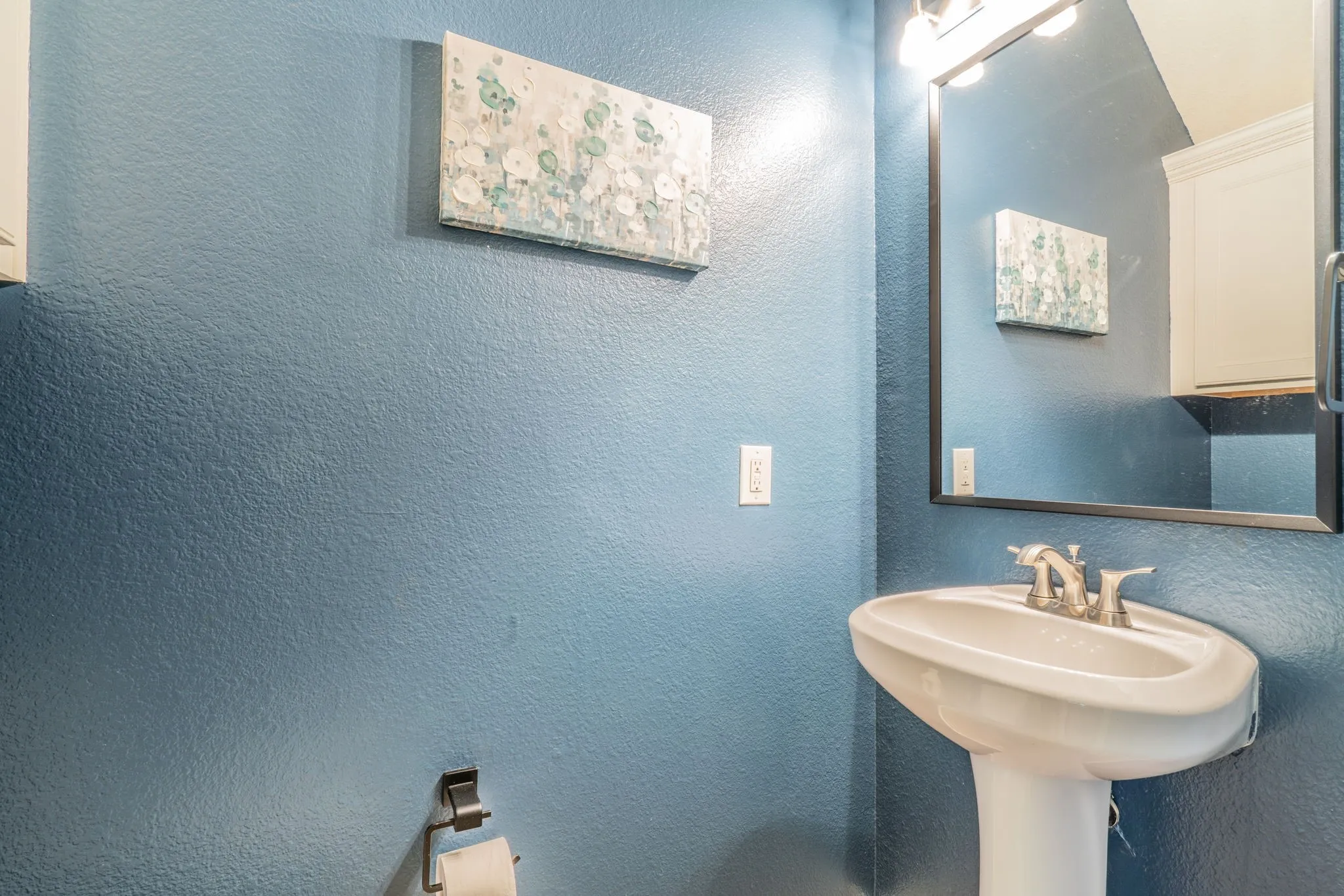 Townhouse For Sale in Collin County , 6774 Cortona Lane, Frisco, Texas 75034, 2 Bedroom, 3 Bathroom, 2 Garage spaces, 1,687 Sqft, built in 2006, mls#21396713, Real Estate Agent in Frisco, Homes For Sale in Collin county, Homes For Sale in Frisco, Realtor in Frisco Texas, Real Estate Brokerage Independent Realty Texas, Luminita Cordes Realtor