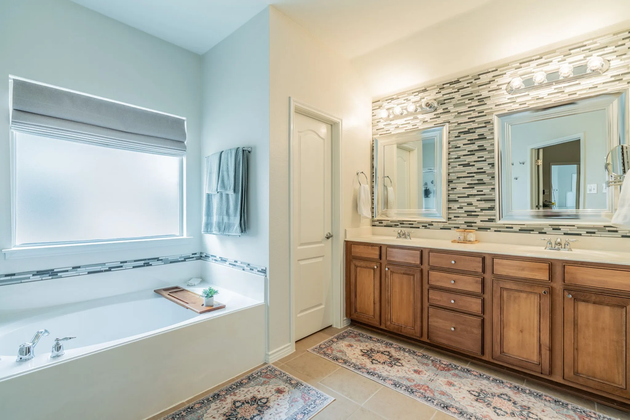 Townhouse For Sale in Collin County , 6774 Cortona Lane, Frisco, Texas 75034, 2 Bedroom, 3 Bathroom, 2 Garage spaces, 1,687 Sqft, built in 2006, mls#21396713, Real Estate Agent in Frisco, Homes For Sale in Collin county, Homes For Sale in Frisco, Realtor in Frisco Texas, Real Estate Brokerage Independent Realty Texas, Luminita Cordes Realtor