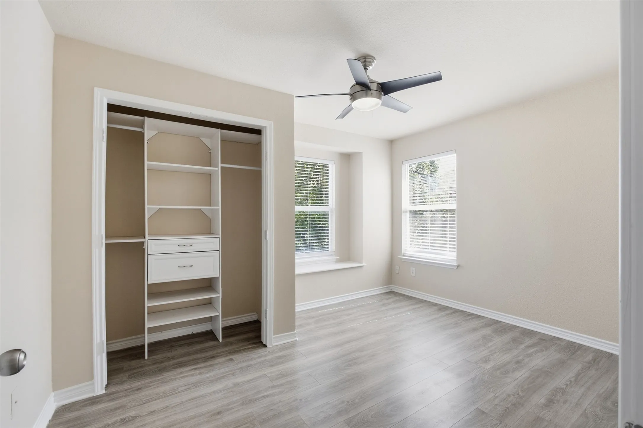 Single Family Residence For Rent in Dallas County , 1159 Tomahawk Drive, Dallas, Texas 75253, 4 Bedroom, 3 Bathroom, 2 Garage spaces, 2,341 Sqft, built in 2006, mls#21388054, Real Estate Agent in Dallas, Homes For Rent in Dallas county, Homes For Rent in Dallas, Realtor in Dallas Texas, Real Estate Brokerage Independent Realty Texas, Luminita Cordes Realtor