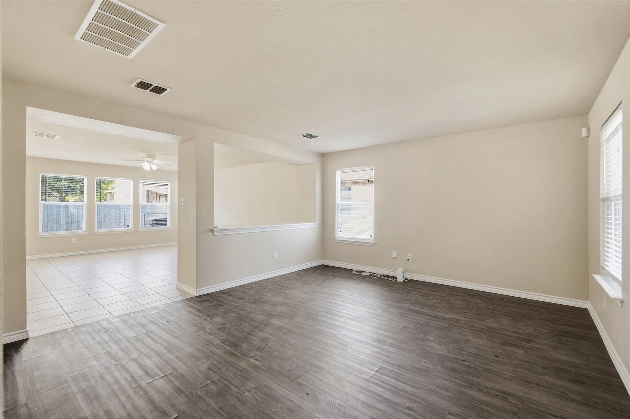 Single Family Residence For Rent in Dallas County , 1159 Tomahawk Drive, Dallas, Texas 75253, 4 Bedroom, 3 Bathroom, 2 Garage spaces, 2,341 Sqft, built in 2006, mls#21388054, Real Estate Agent in Dallas, Homes For Rent in Dallas county, Homes For Rent in Dallas, Realtor in Dallas Texas, Real Estate Brokerage Independent Realty Texas, Luminita Cordes Realtor