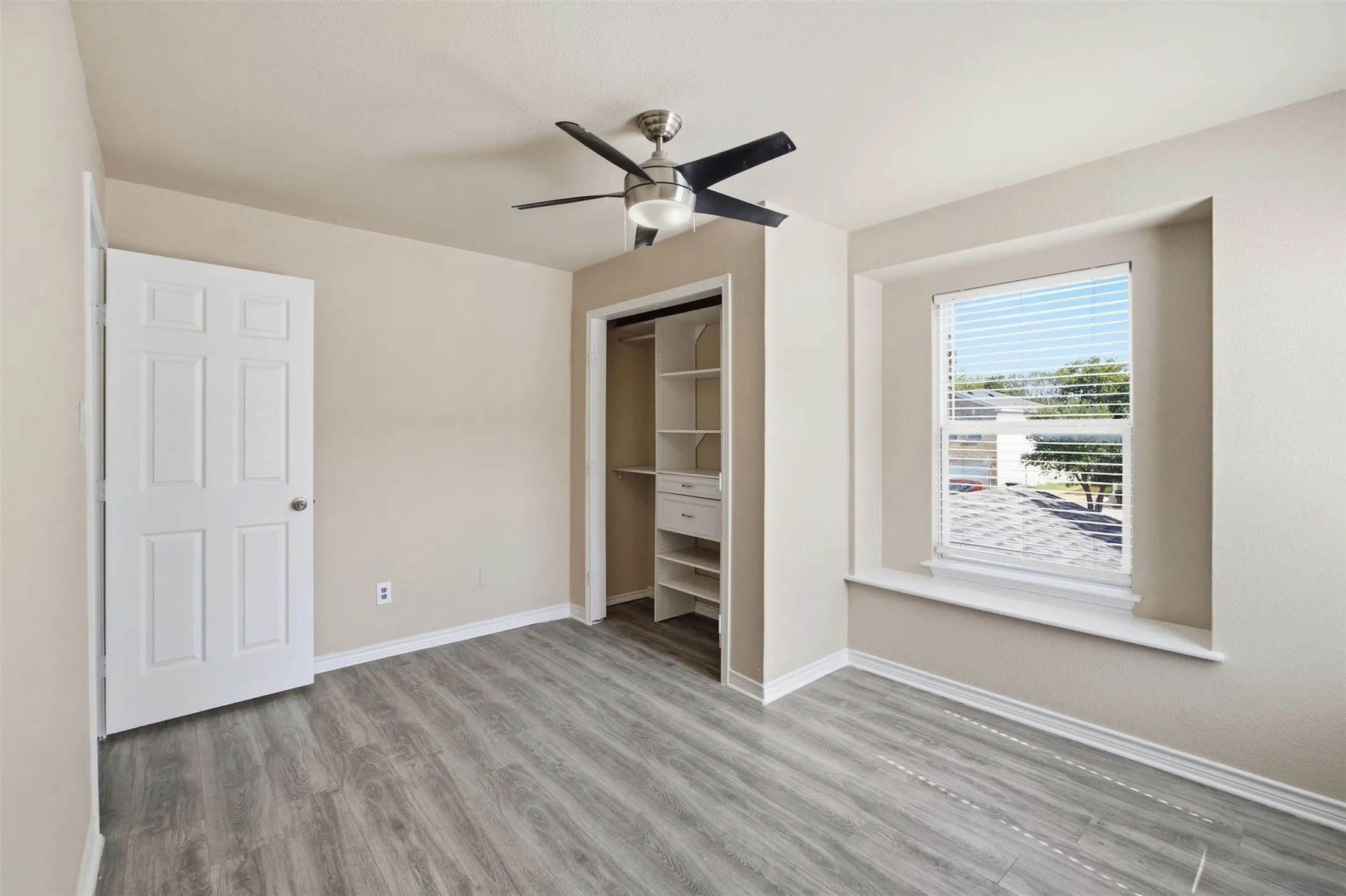 Single Family Residence For Rent in Dallas County , 1159 Tomahawk Drive, Dallas, Texas 75253, 4 Bedroom, 3 Bathroom, 2 Garage spaces, 2,341 Sqft, built in 2006, mls#21388054, Real Estate Agent in Dallas, Homes For Rent in Dallas county, Homes For Rent in Dallas, Realtor in Dallas Texas, Real Estate Brokerage Independent Realty Texas, Luminita Cordes Realtor