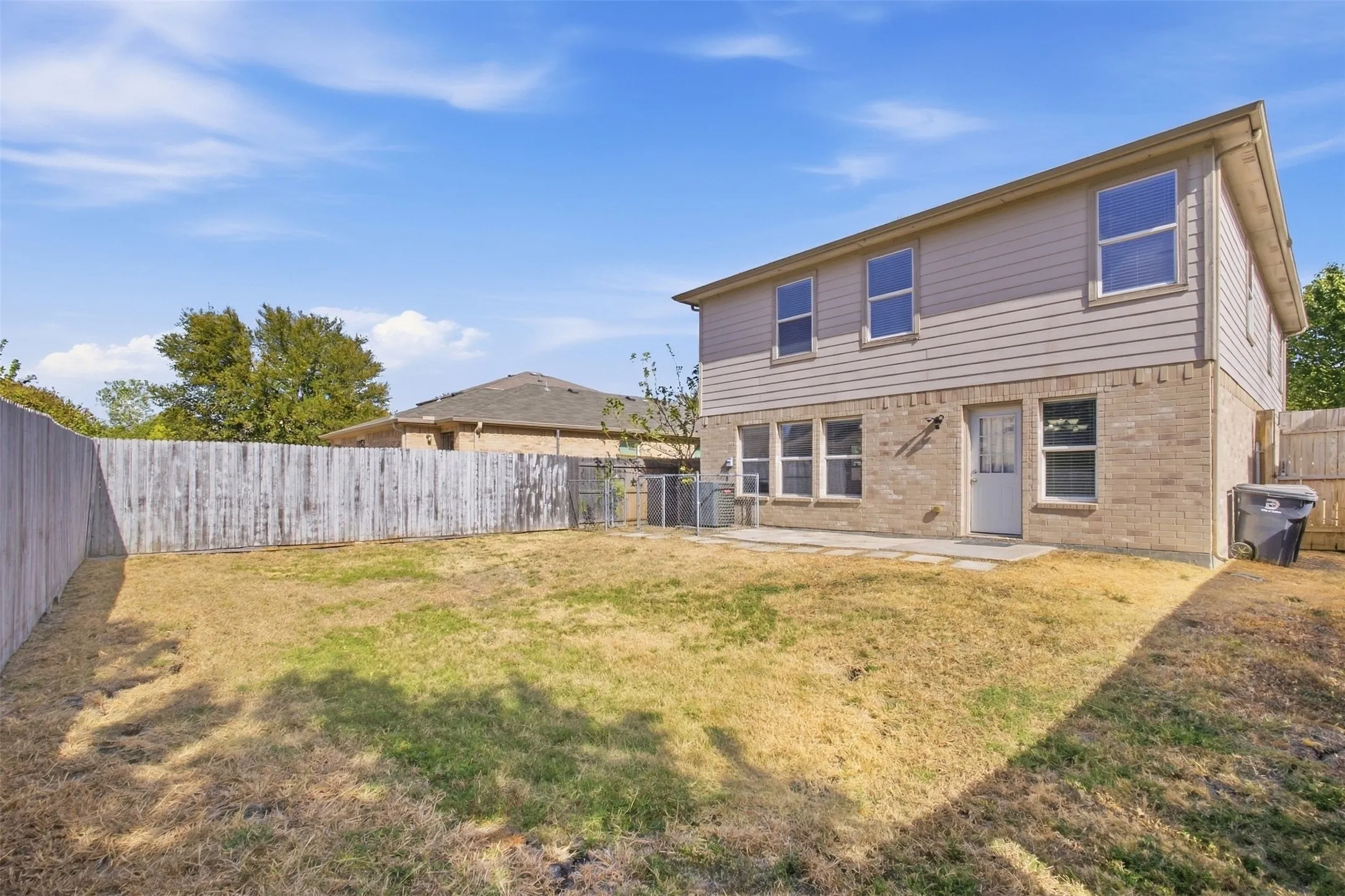 Single Family Residence For Rent in Dallas County , 1159 Tomahawk Drive, Dallas, Texas 75253, 4 Bedroom, 3 Bathroom, 2 Garage spaces, 2,341 Sqft, built in 2006, mls#21388054, Real Estate Agent in Dallas, Homes For Rent in Dallas county, Homes For Rent in Dallas, Realtor in Dallas Texas, Real Estate Brokerage Independent Realty Texas, Luminita Cordes Realtor