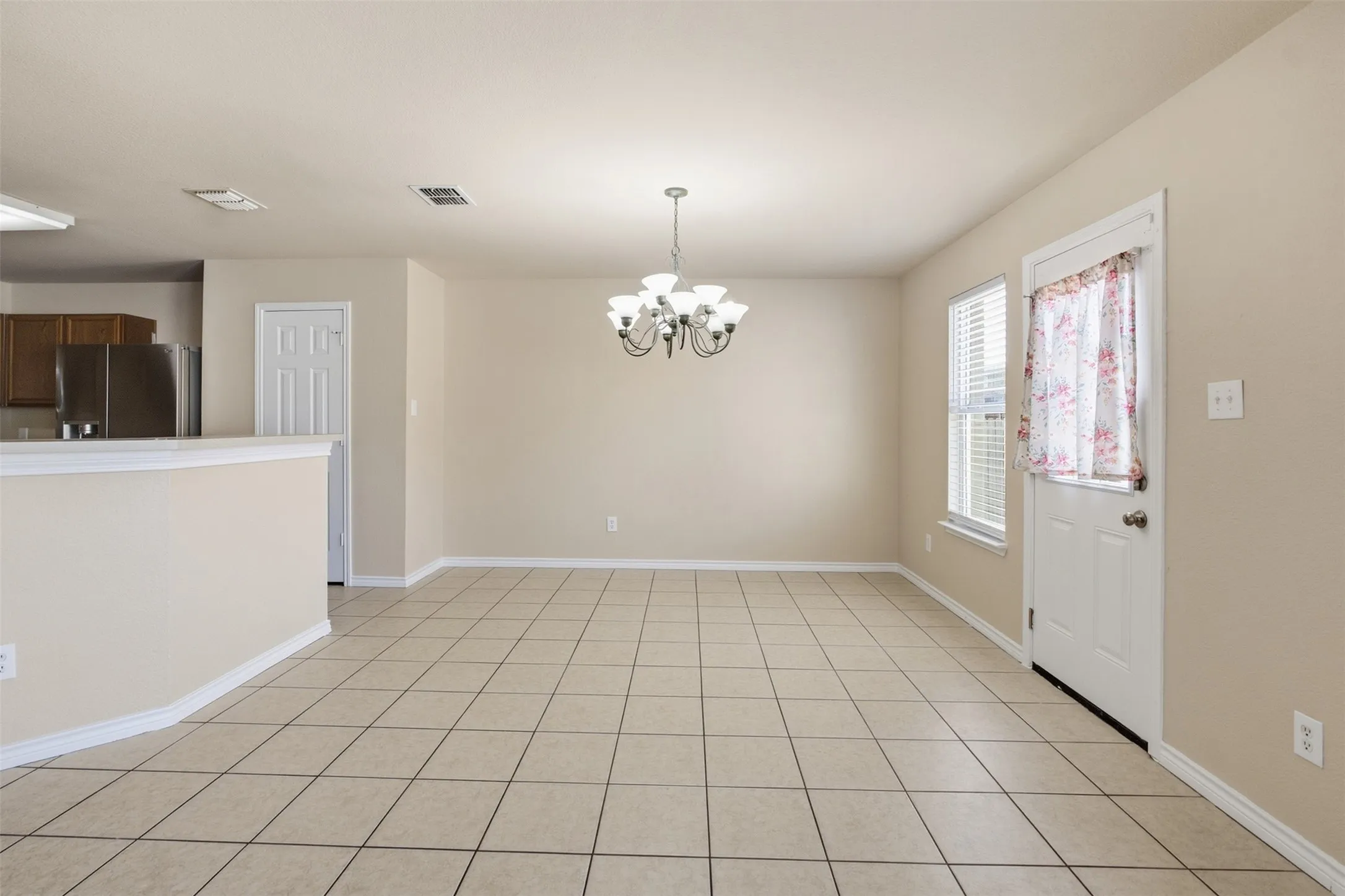Single Family Residence For Rent in Dallas County , 1159 Tomahawk Drive, Dallas, Texas 75253, 4 Bedroom, 3 Bathroom, 2 Garage spaces, 2,341 Sqft, built in 2006, mls#21388054, Real Estate Agent in Dallas, Homes For Rent in Dallas county, Homes For Rent in Dallas, Realtor in Dallas Texas, Real Estate Brokerage Independent Realty Texas, Luminita Cordes Realtor