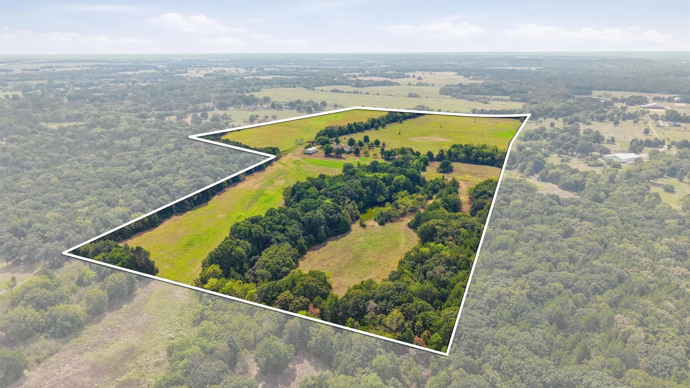 Farm For Sale in Grayson County , 4489 E FM 120, Denison, Texas 75021, 3 Bedroom, 3 Bathroom, 2 Garage spaces, 2,534 Sqft, built in 2005, mls#21394942, Real Estate Agent in Denison, Homes For Sale in Grayson county, Homes For Sale in Denison, Realtor in Denison Texas, Real Estate Brokerage Independent Realty Texas, Luminita Cordes Realtor