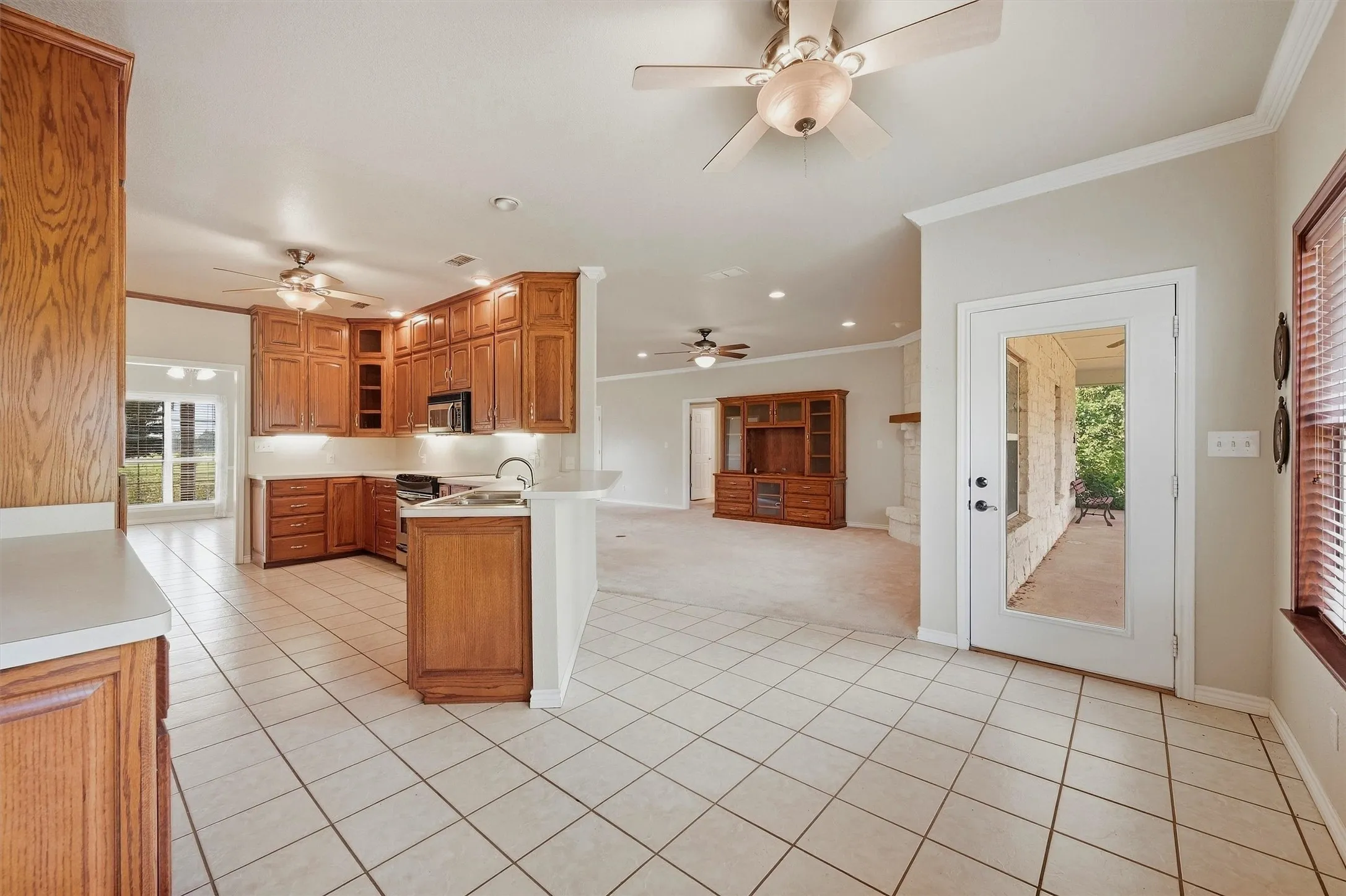 Farm For Sale in Grayson County , 4489 E FM 120, Denison, Texas 75021, 3 Bedroom, 3 Bathroom, 2 Garage spaces, 2,534 Sqft, built in 2005, mls#21394942, Real Estate Agent in Denison, Homes For Sale in Grayson county, Homes For Sale in Denison, Realtor in Denison Texas, Real Estate Brokerage Independent Realty Texas, Luminita Cordes Realtor