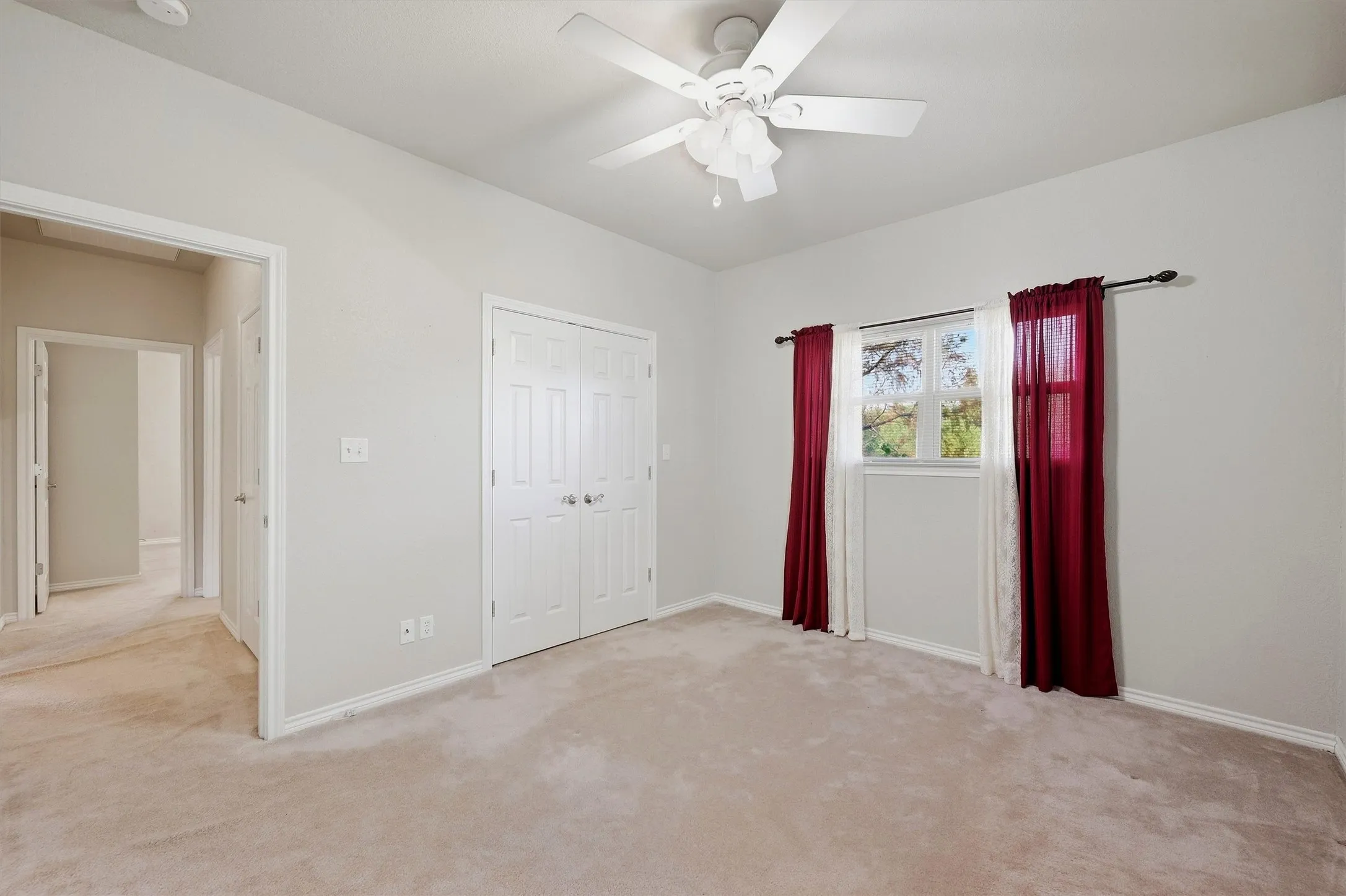 Farm For Sale in Grayson County , 4489 E FM 120, Denison, Texas 75021, 3 Bedroom, 3 Bathroom, 2 Garage spaces, 2,534 Sqft, built in 2005, mls#21394942, Real Estate Agent in Denison, Homes For Sale in Grayson county, Homes For Sale in Denison, Realtor in Denison Texas, Real Estate Brokerage Independent Realty Texas, Luminita Cordes Realtor