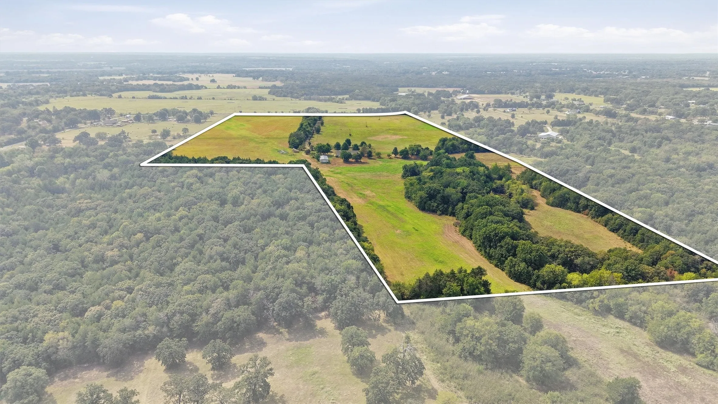 Farm For Sale in Grayson County , 4489 E FM 120, Denison, Texas 75021, 3 Bedroom, 3 Bathroom, 2 Garage spaces, 2,534 Sqft, built in 2005, mls#21394942, Real Estate Agent in Denison, Homes For Sale in Grayson county, Homes For Sale in Denison, Realtor in Denison Texas, Real Estate Brokerage Independent Realty Texas, Luminita Cordes Realtor