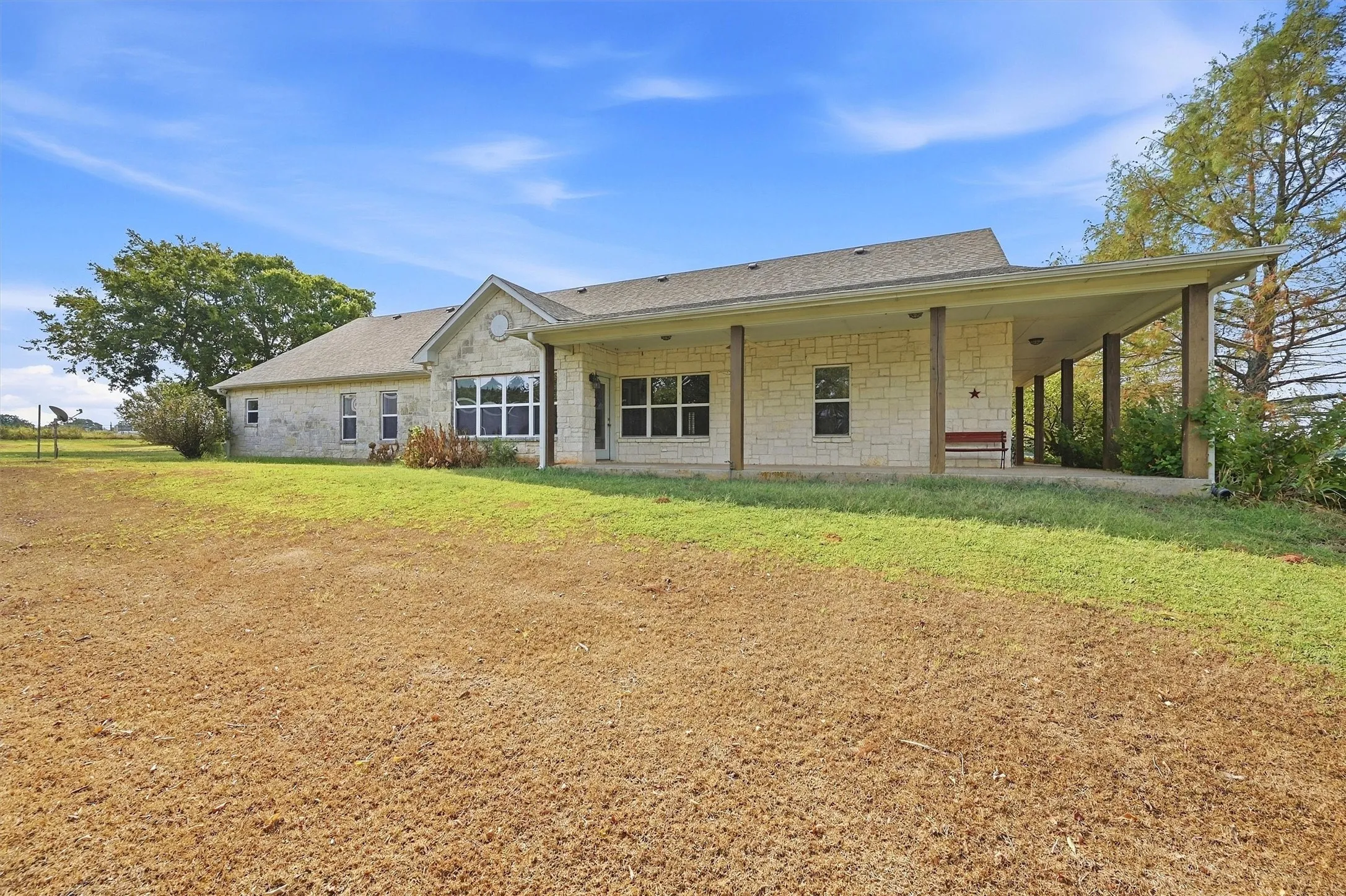 Farm For Sale in Grayson County , 4489 E FM 120, Denison, Texas 75021, 3 Bedroom, 3 Bathroom, 2 Garage spaces, 2,534 Sqft, built in 2005, mls#21394942, Real Estate Agent in Denison, Homes For Sale in Grayson county, Homes For Sale in Denison, Realtor in Denison Texas, Real Estate Brokerage Independent Realty Texas, Luminita Cordes Realtor