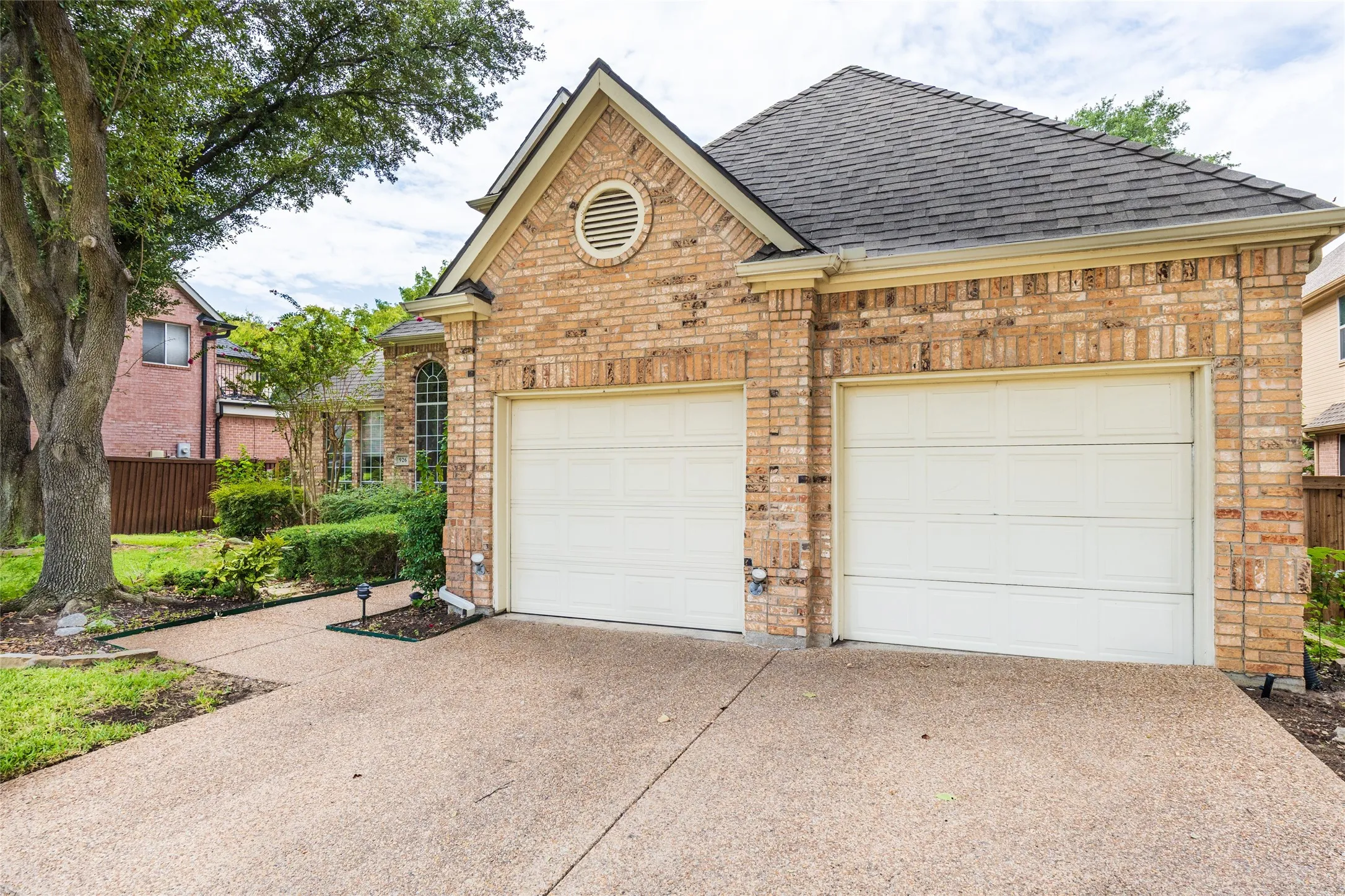 Single Family Residence For Sale in Dallas County , 926 Laguna Drive, Coppell, Texas 75019, 5 Bedroom, 4 Bathroom, 2 Garage spaces, 3,640 Sqft, built in 1994, mls#21385468, Real Estate Agent in Coppell, Homes For Sale in Dallas county, Homes For Sale in Coppell, Realtor in Coppell Texas, Real Estate Brokerage Independent Realty Texas, Luminita Cordes Realtor