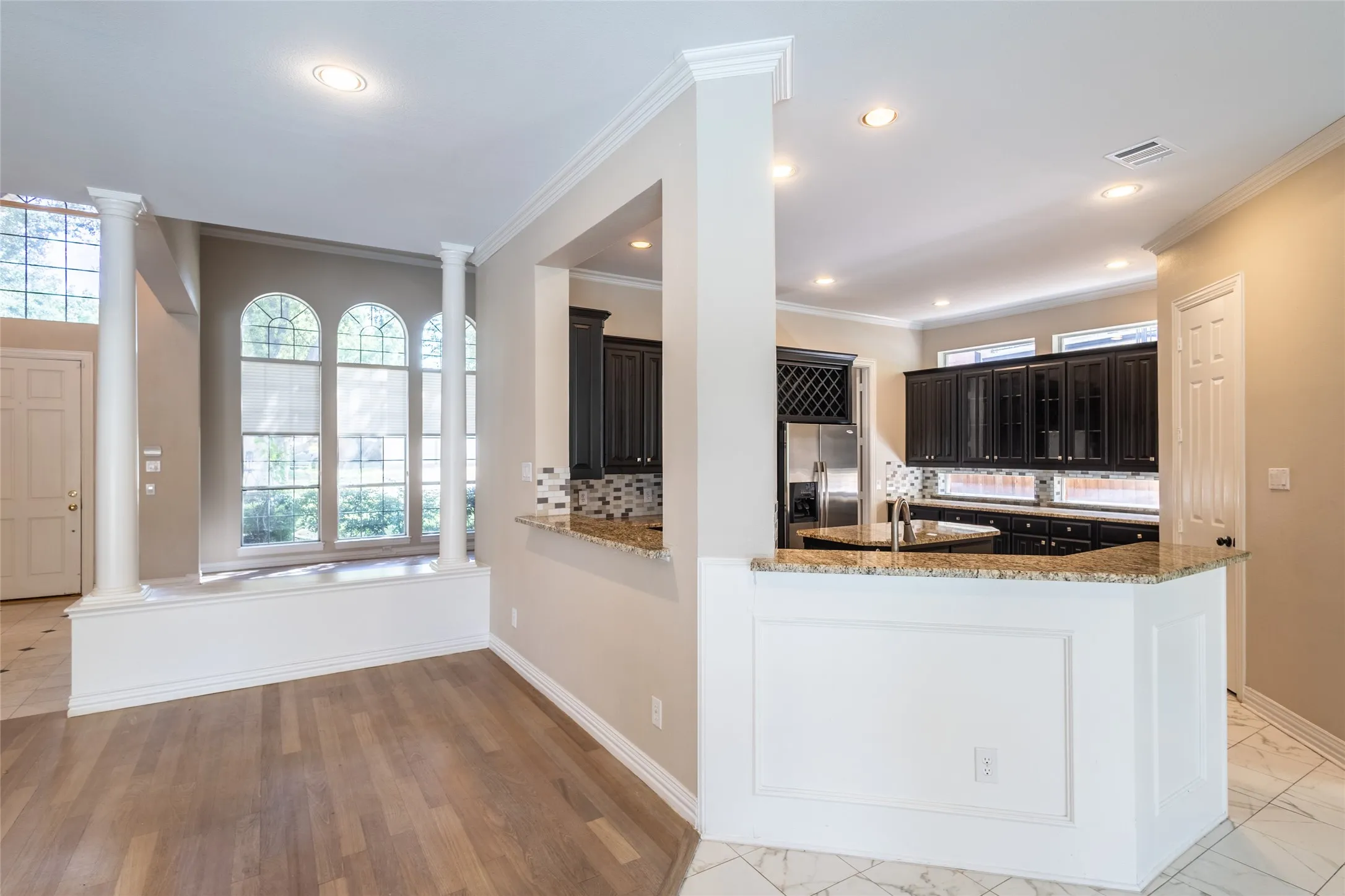 Single Family Residence For Sale in Dallas County , 926 Laguna Drive, Coppell, Texas 75019, 5 Bedroom, 4 Bathroom, 2 Garage spaces, 3,640 Sqft, built in 1994, mls#21385468, Real Estate Agent in Coppell, Homes For Sale in Dallas county, Homes For Sale in Coppell, Realtor in Coppell Texas, Real Estate Brokerage Independent Realty Texas, Luminita Cordes Realtor
