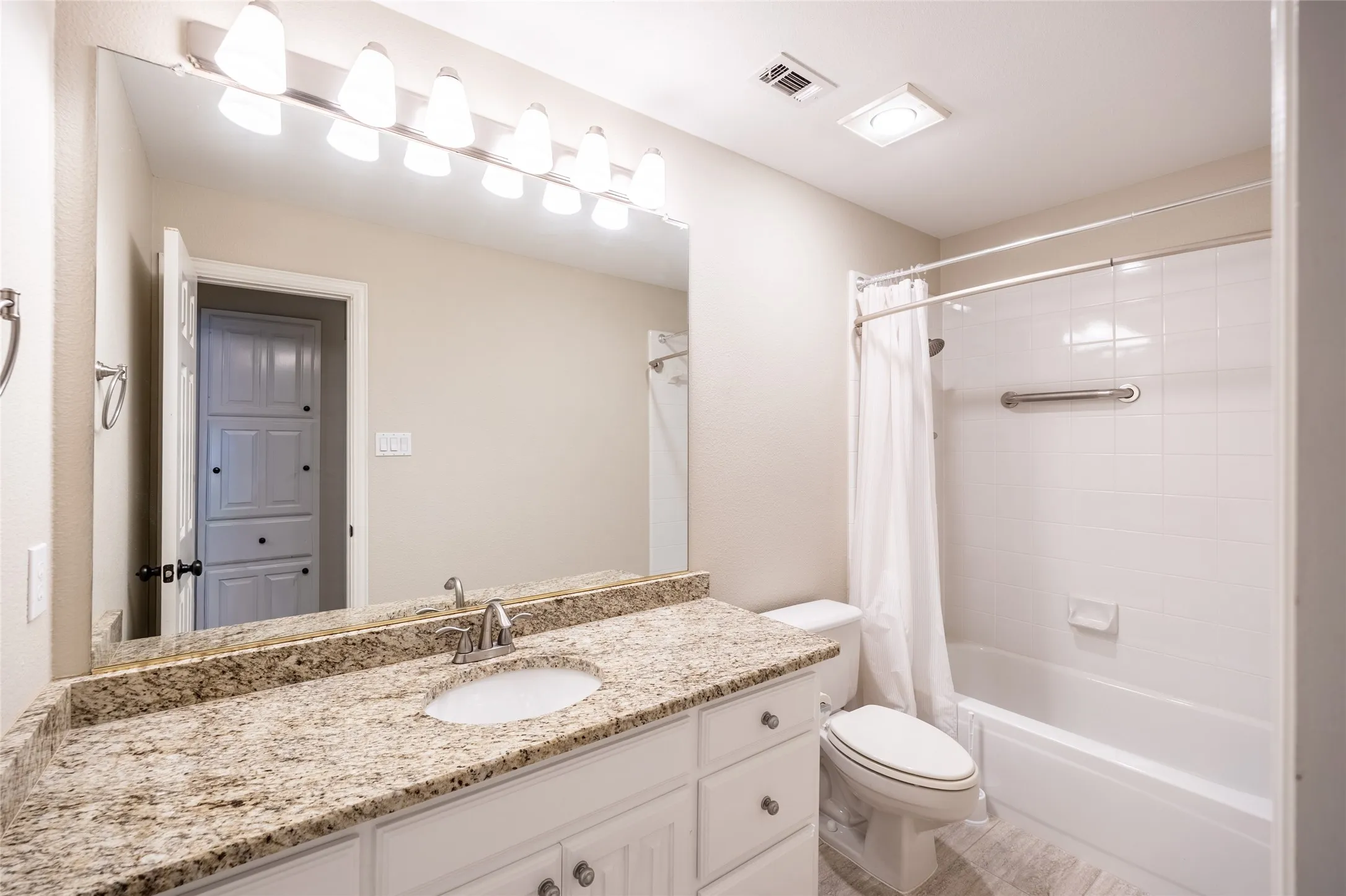 Single Family Residence For Sale in Dallas County , 926 Laguna Drive, Coppell, Texas 75019, 5 Bedroom, 4 Bathroom, 2 Garage spaces, 3,640 Sqft, built in 1994, mls#21385468, Real Estate Agent in Coppell, Homes For Sale in Dallas county, Homes For Sale in Coppell, Realtor in Coppell Texas, Real Estate Brokerage Independent Realty Texas, Luminita Cordes Realtor
