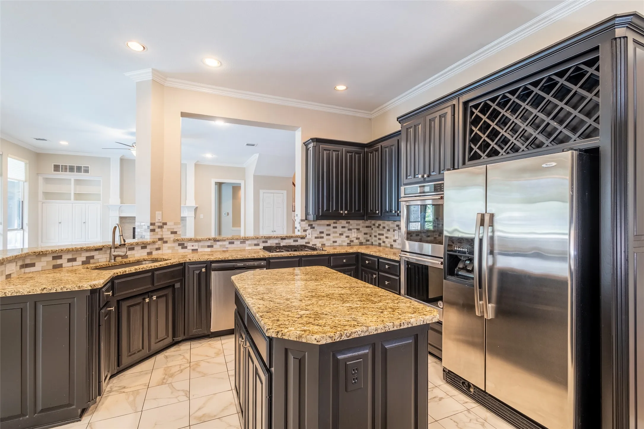 Single Family Residence For Sale in Dallas County , 926 Laguna Drive, Coppell, Texas 75019, 5 Bedroom, 4 Bathroom, 2 Garage spaces, 3,640 Sqft, built in 1994, mls#21385468, Real Estate Agent in Coppell, Homes For Sale in Dallas county, Homes For Sale in Coppell, Realtor in Coppell Texas, Real Estate Brokerage Independent Realty Texas, Luminita Cordes Realtor