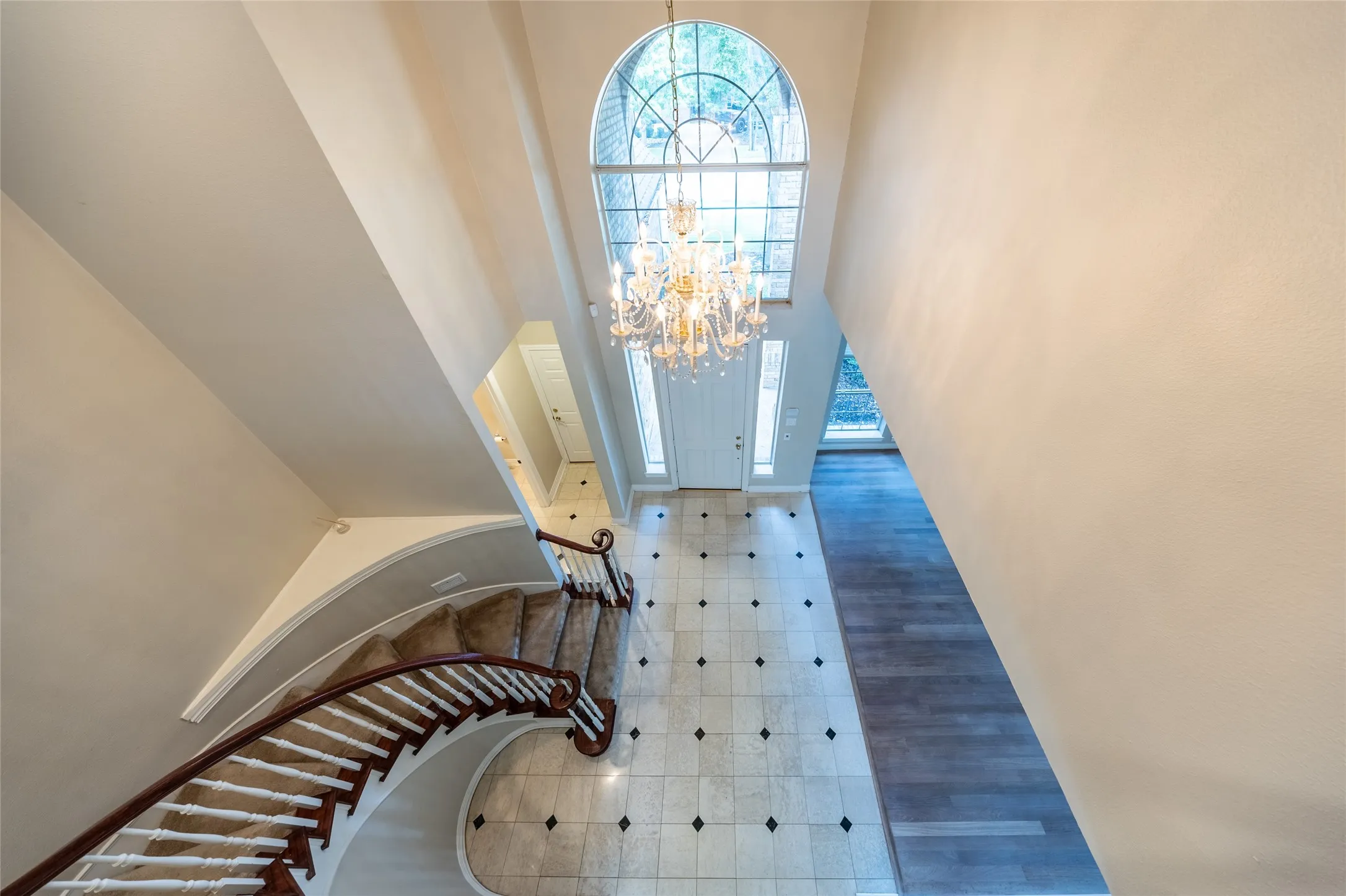 Single Family Residence For Sale in Dallas County , 926 Laguna Drive, Coppell, Texas 75019, 5 Bedroom, 4 Bathroom, 2 Garage spaces, 3,640 Sqft, built in 1994, mls#21385468, Real Estate Agent in Coppell, Homes For Sale in Dallas county, Homes For Sale in Coppell, Realtor in Coppell Texas, Real Estate Brokerage Independent Realty Texas, Luminita Cordes Realtor