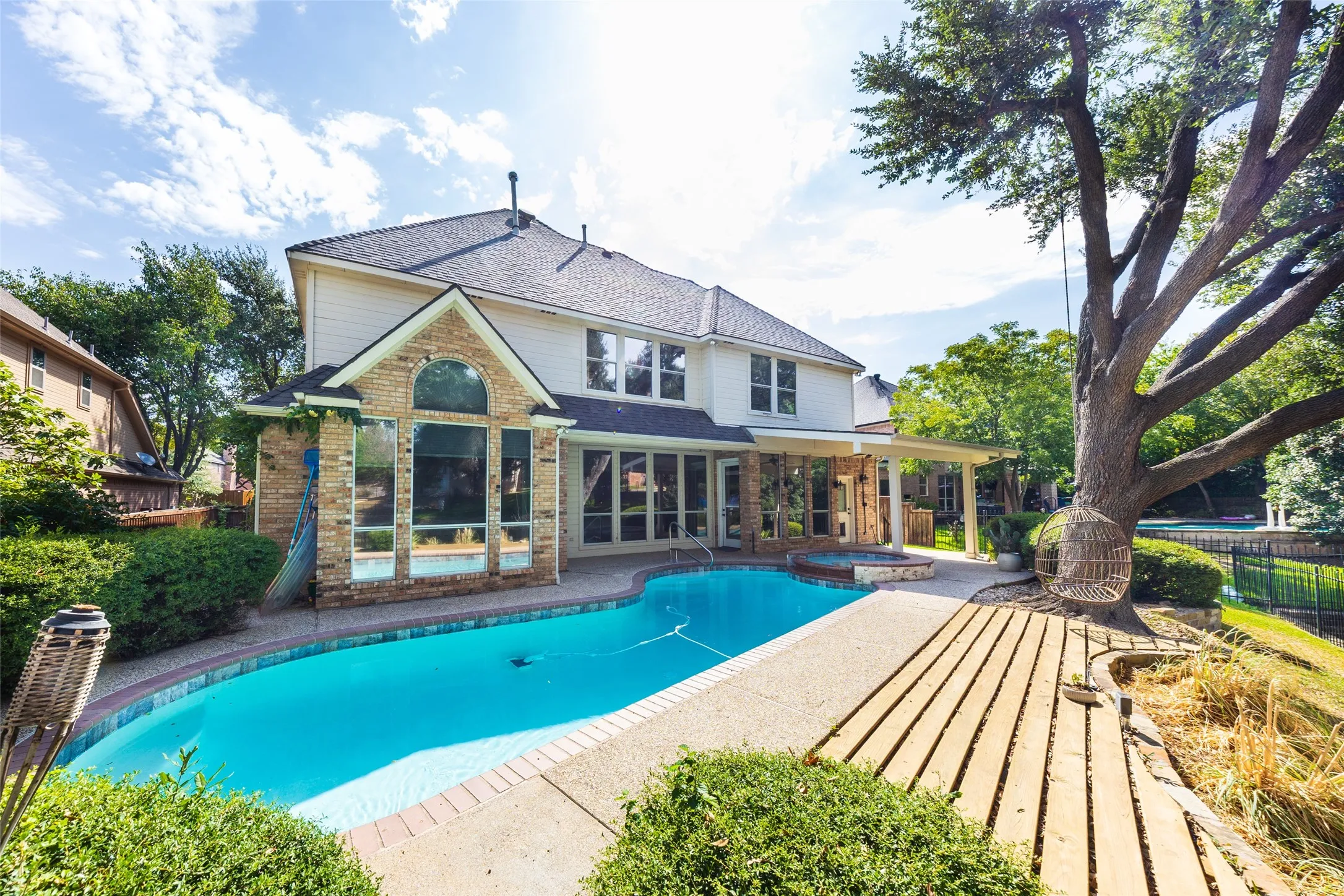 Single Family Residence For Sale in Dallas County , 926 Laguna Drive, Coppell, Texas 75019, 5 Bedroom, 4 Bathroom, 2 Garage spaces, 3,640 Sqft, built in 1994, mls#21385468, Real Estate Agent in Coppell, Homes For Sale in Dallas county, Homes For Sale in Coppell, Realtor in Coppell Texas, Real Estate Brokerage Independent Realty Texas, Luminita Cordes Realtor