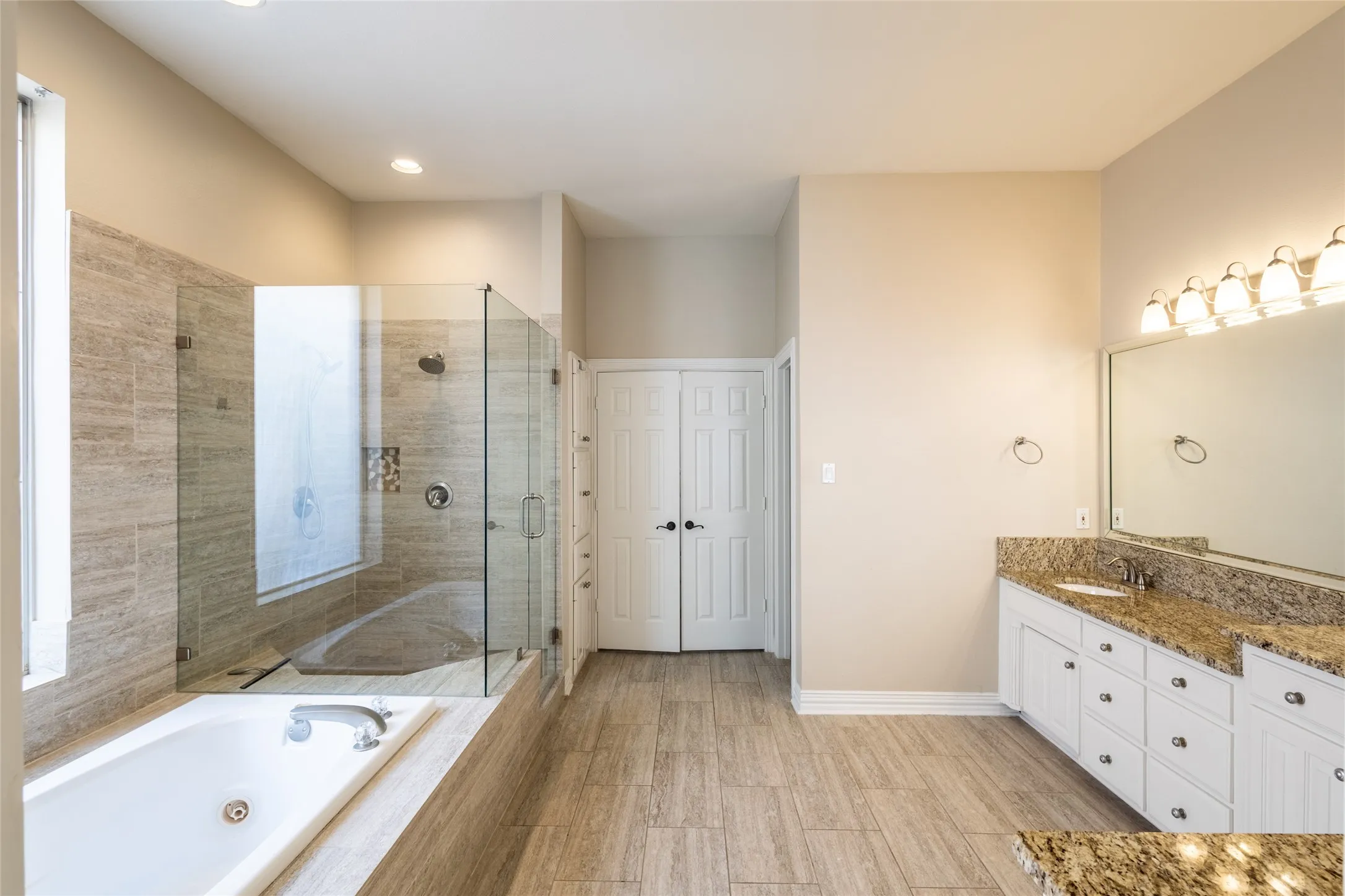 Single Family Residence For Sale in Dallas County , 926 Laguna Drive, Coppell, Texas 75019, 5 Bedroom, 4 Bathroom, 2 Garage spaces, 3,640 Sqft, built in 1994, mls#21385468, Real Estate Agent in Coppell, Homes For Sale in Dallas county, Homes For Sale in Coppell, Realtor in Coppell Texas, Real Estate Brokerage Independent Realty Texas, Luminita Cordes Realtor