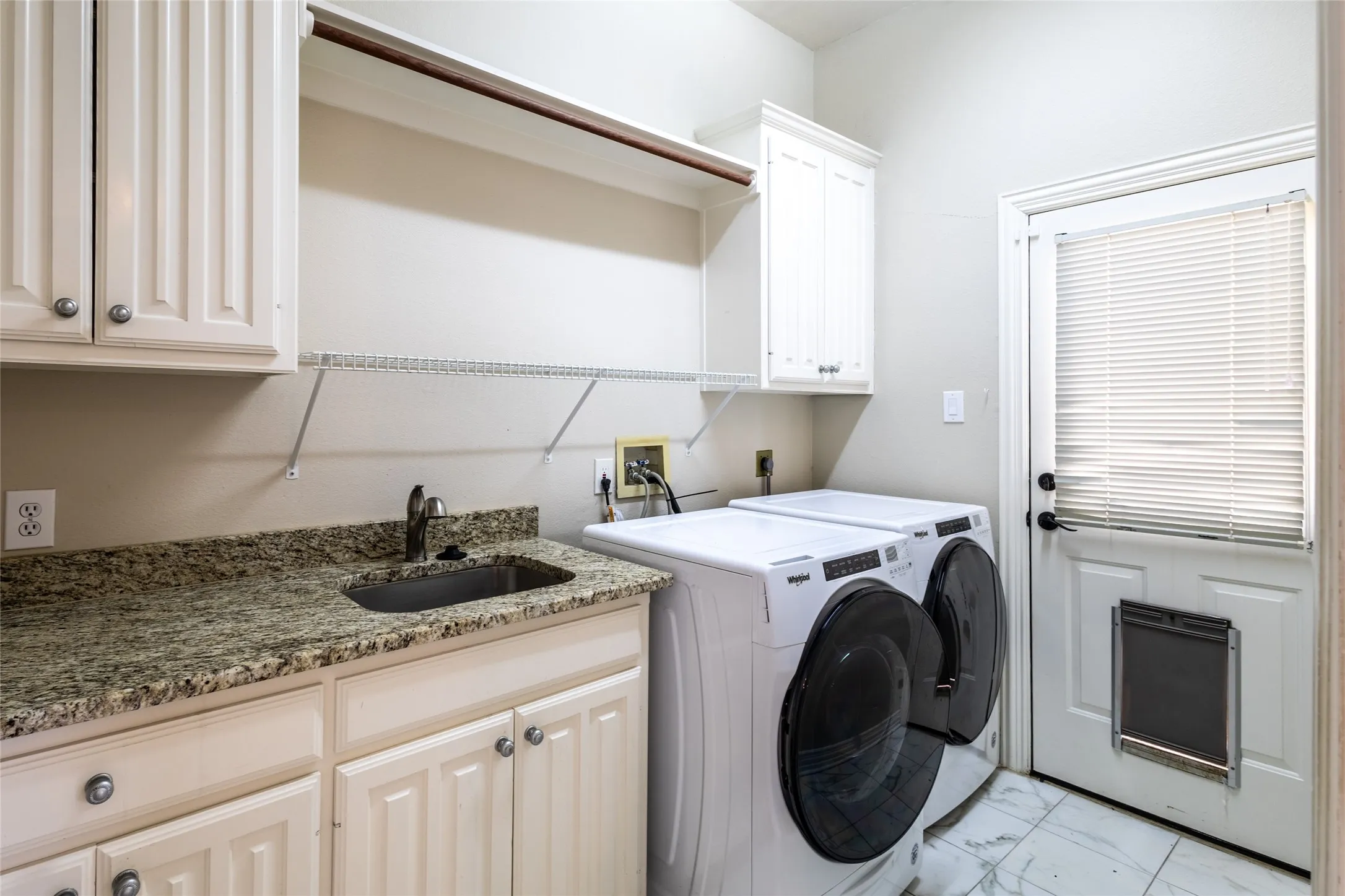 Single Family Residence For Sale in Dallas County , 926 Laguna Drive, Coppell, Texas 75019, 5 Bedroom, 4 Bathroom, 2 Garage spaces, 3,640 Sqft, built in 1994, mls#21385468, Real Estate Agent in Coppell, Homes For Sale in Dallas county, Homes For Sale in Coppell, Realtor in Coppell Texas, Real Estate Brokerage Independent Realty Texas, Luminita Cordes Realtor