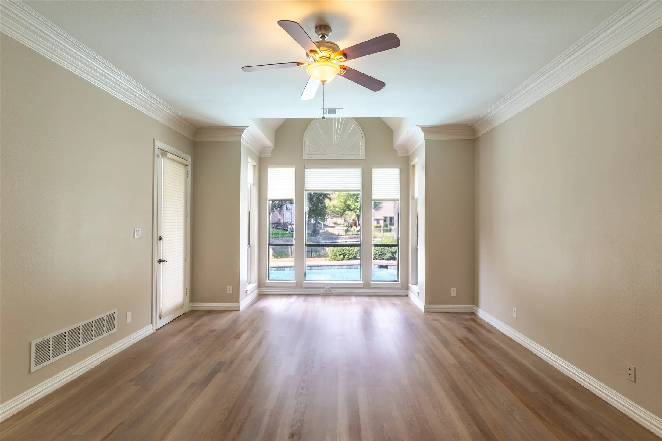 Single Family Residence For Sale in Dallas County , 926 Laguna Drive, Coppell, Texas 75019, 5 Bedroom, 4 Bathroom, 2 Garage spaces, 3,640 Sqft, built in 1994, mls#21385468, Real Estate Agent in Coppell, Homes For Sale in Dallas county, Homes For Sale in Coppell, Realtor in Coppell Texas, Real Estate Brokerage Independent Realty Texas, Luminita Cordes Realtor