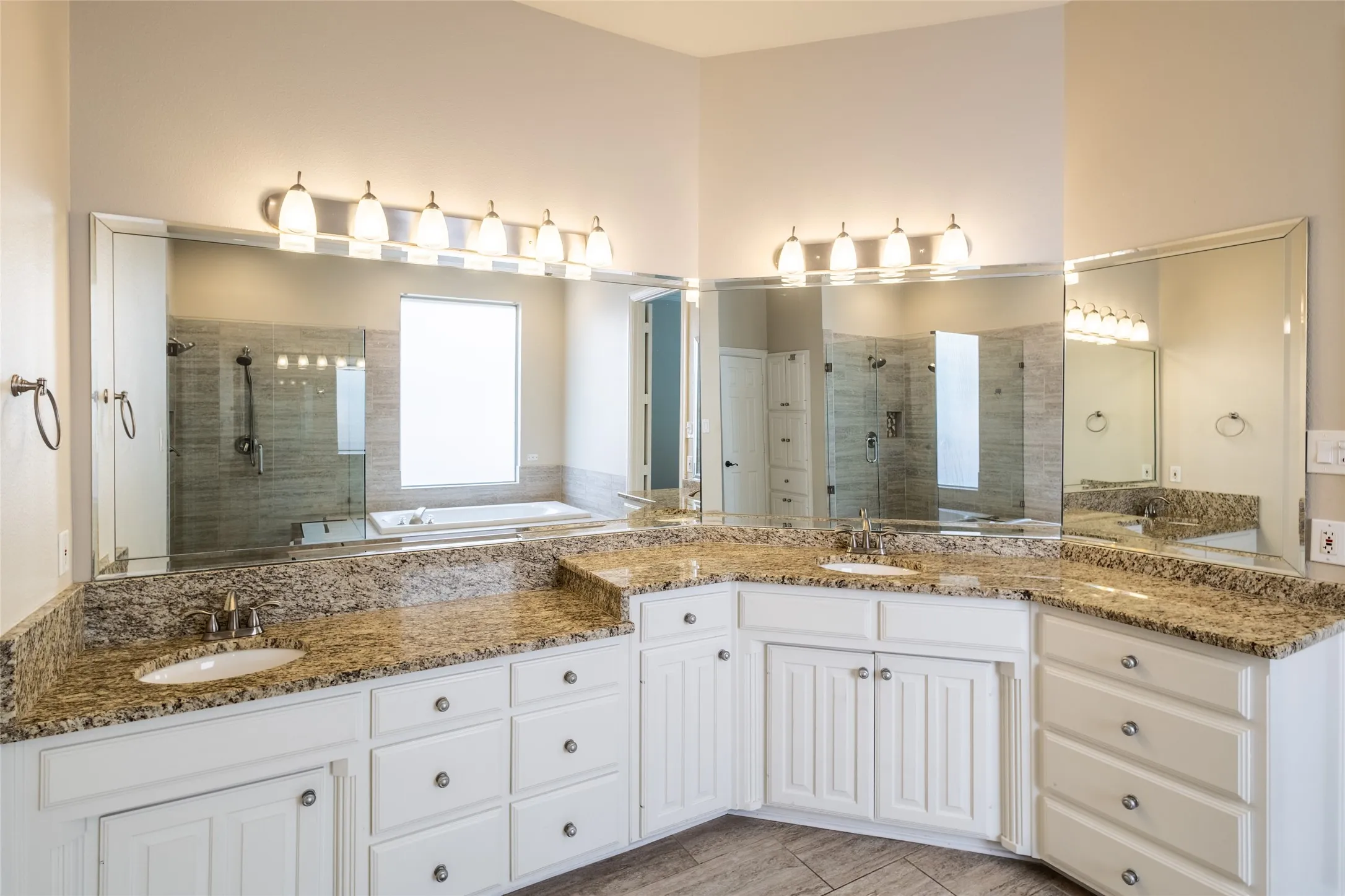 Single Family Residence For Sale in Dallas County , 926 Laguna Drive, Coppell, Texas 75019, 5 Bedroom, 4 Bathroom, 2 Garage spaces, 3,640 Sqft, built in 1994, mls#21385468, Real Estate Agent in Coppell, Homes For Sale in Dallas county, Homes For Sale in Coppell, Realtor in Coppell Texas, Real Estate Brokerage Independent Realty Texas, Luminita Cordes Realtor