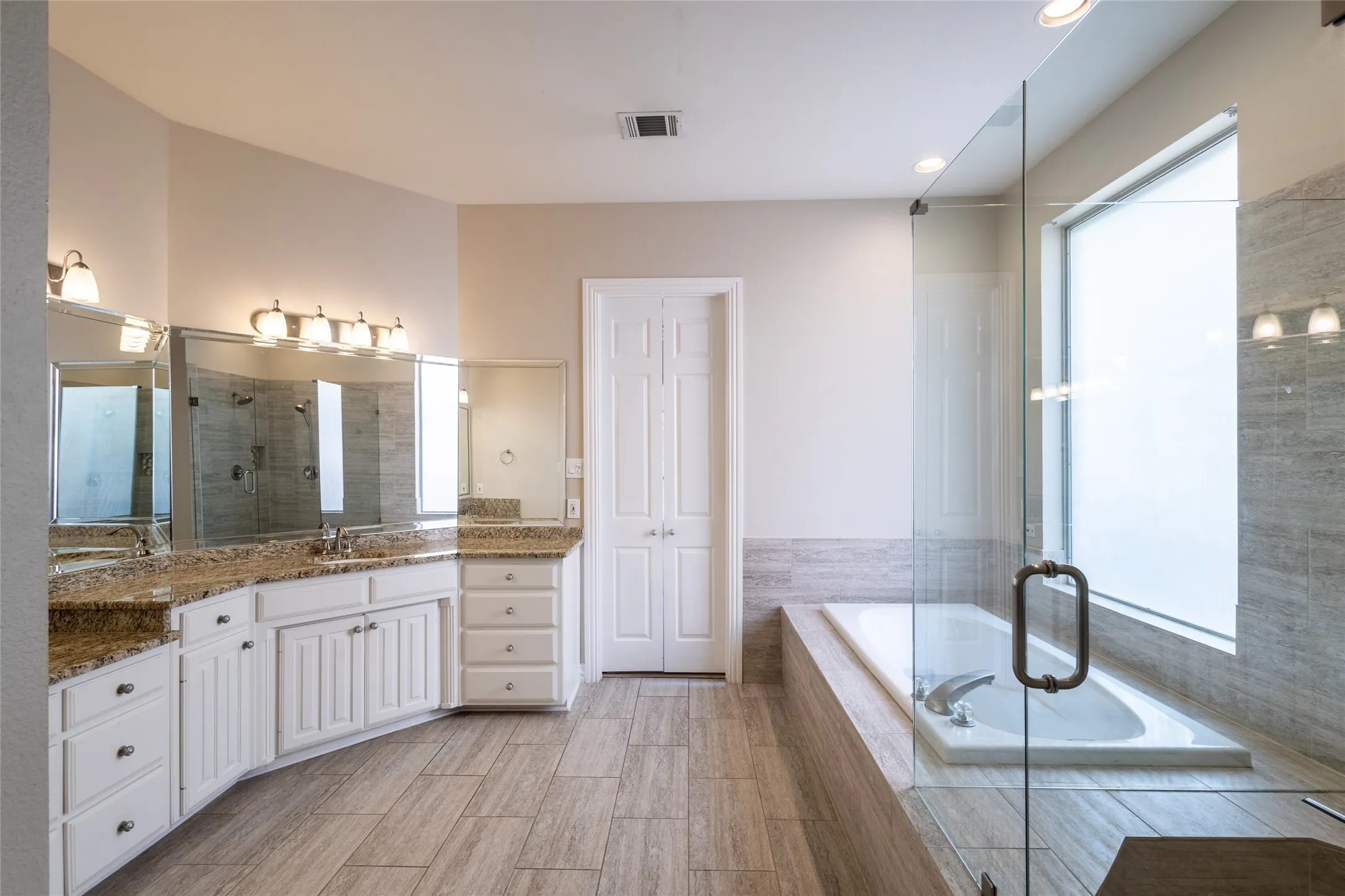 Single Family Residence For Sale in Dallas County , 926 Laguna Drive, Coppell, Texas 75019, 5 Bedroom, 4 Bathroom, 2 Garage spaces, 3,640 Sqft, built in 1994, mls#21385468, Real Estate Agent in Coppell, Homes For Sale in Dallas county, Homes For Sale in Coppell, Realtor in Coppell Texas, Real Estate Brokerage Independent Realty Texas, Luminita Cordes Realtor