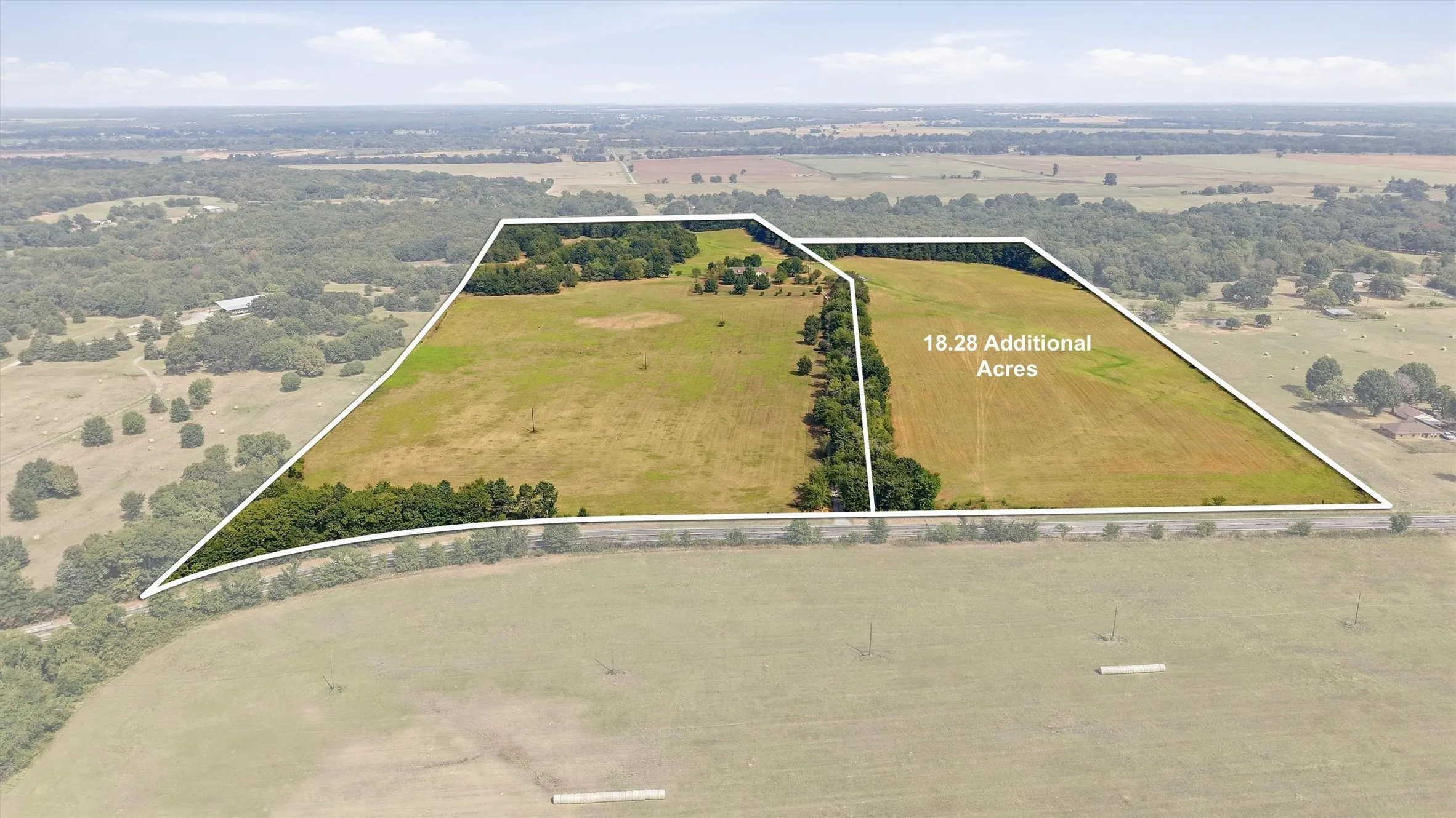 Farm For Sale in Grayson County , 4489 E Farm to Market 120, Denison, Texas 75021, 3 Bedroom, 3 Bathroom, 2 Garage spaces, 2,534 Sqft, built in 2005, mls#21394966, Real Estate Agent in Denison, Homes For Sale in Grayson county, Homes For Sale in Denison, Realtor in Denison Texas, Real Estate Brokerage Independent Realty Texas, Luminita Cordes Realtor