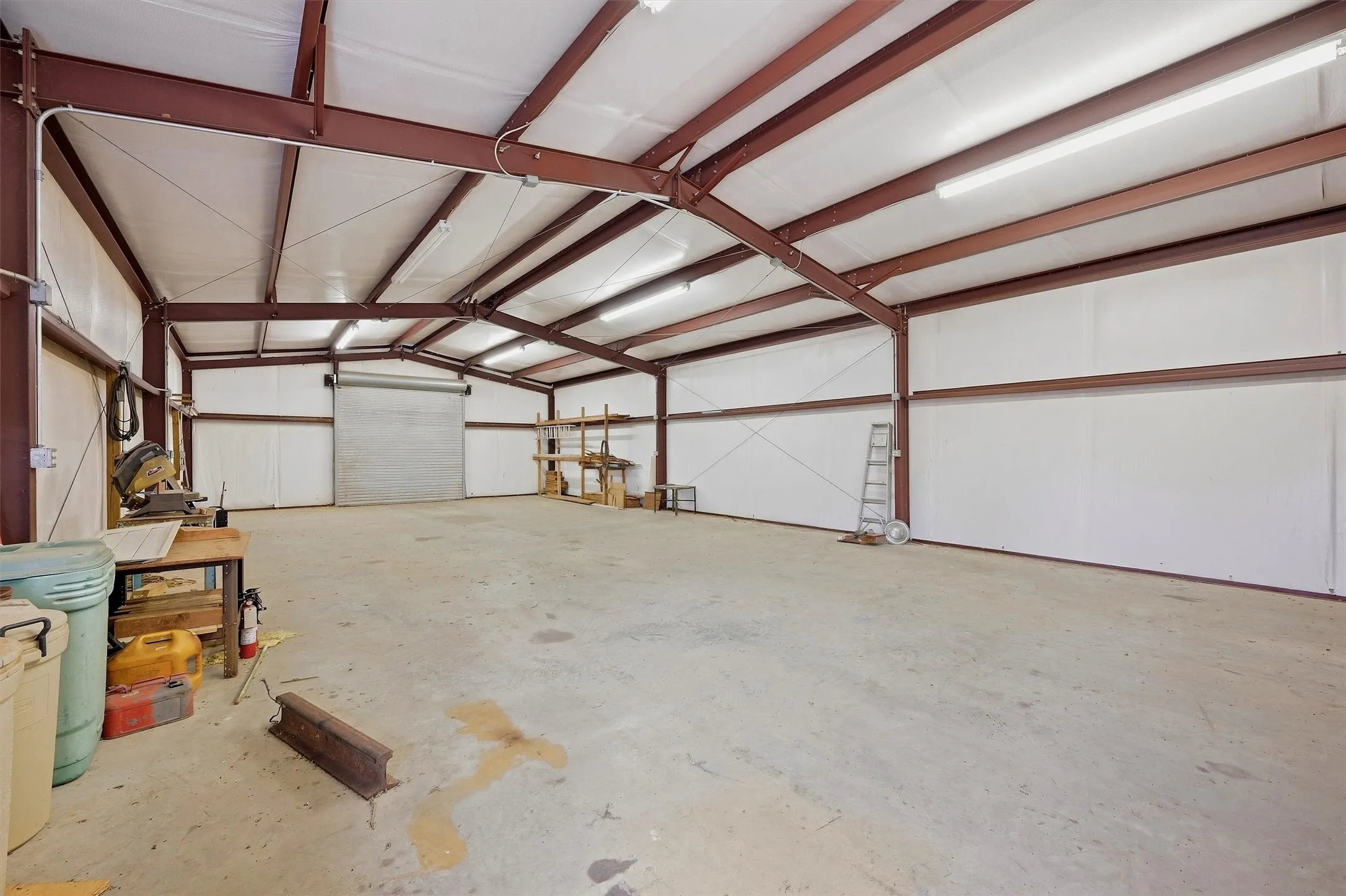 Farm For Sale in Grayson County , 4489 E Farm to Market 120, Denison, Texas 75021, 3 Bedroom, 3 Bathroom, 2 Garage spaces, 2,534 Sqft, built in 2005, mls#21394966, Real Estate Agent in Denison, Homes For Sale in Grayson county, Homes For Sale in Denison, Realtor in Denison Texas, Real Estate Brokerage Independent Realty Texas, Luminita Cordes Realtor