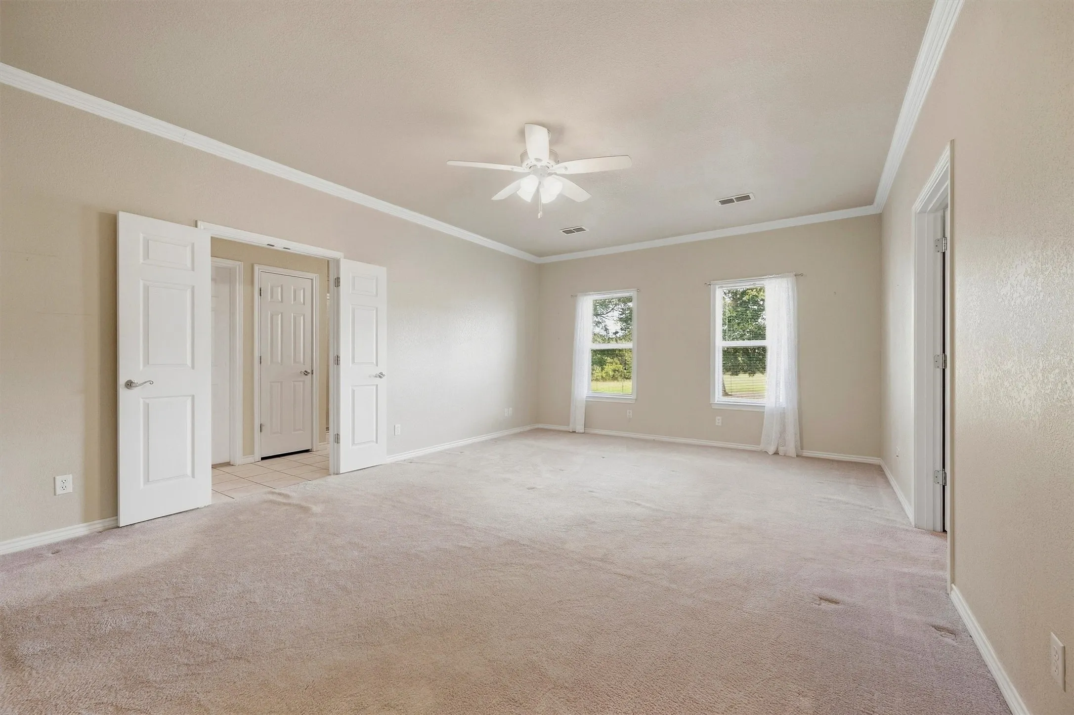 Farm For Sale in Grayson County , 4489 E Farm to Market 120, Denison, Texas 75021, 3 Bedroom, 3 Bathroom, 2 Garage spaces, 2,534 Sqft, built in 2005, mls#21394966, Real Estate Agent in Denison, Homes For Sale in Grayson county, Homes For Sale in Denison, Realtor in Denison Texas, Real Estate Brokerage Independent Realty Texas, Luminita Cordes Realtor