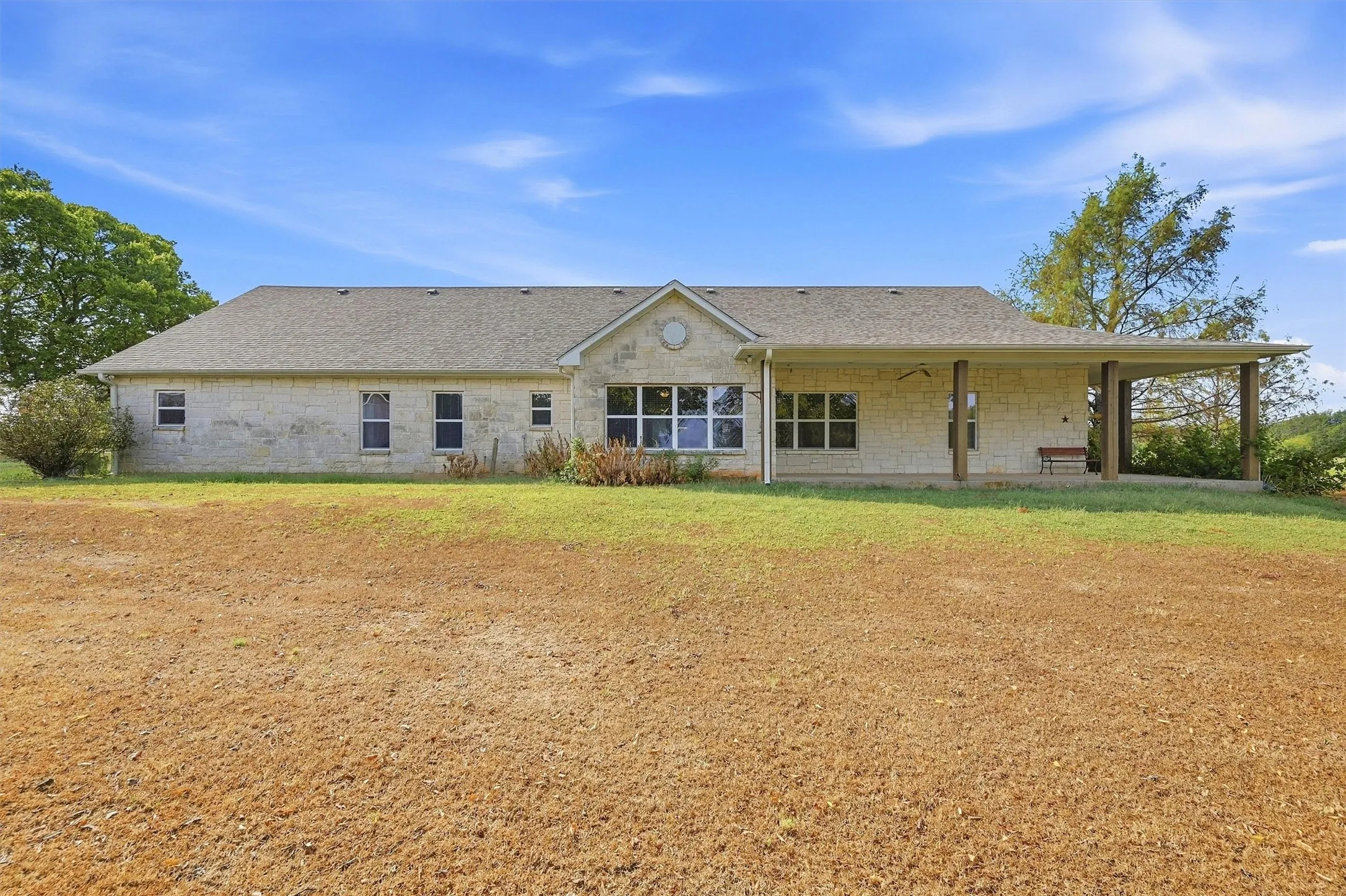 Farm For Sale in Grayson County , 4489 E Farm to Market 120, Denison, Texas 75021, 3 Bedroom, 3 Bathroom, 2 Garage spaces, 2,534 Sqft, built in 2005, mls#21394966, Real Estate Agent in Denison, Homes For Sale in Grayson county, Homes For Sale in Denison, Realtor in Denison Texas, Real Estate Brokerage Independent Realty Texas, Luminita Cordes Realtor