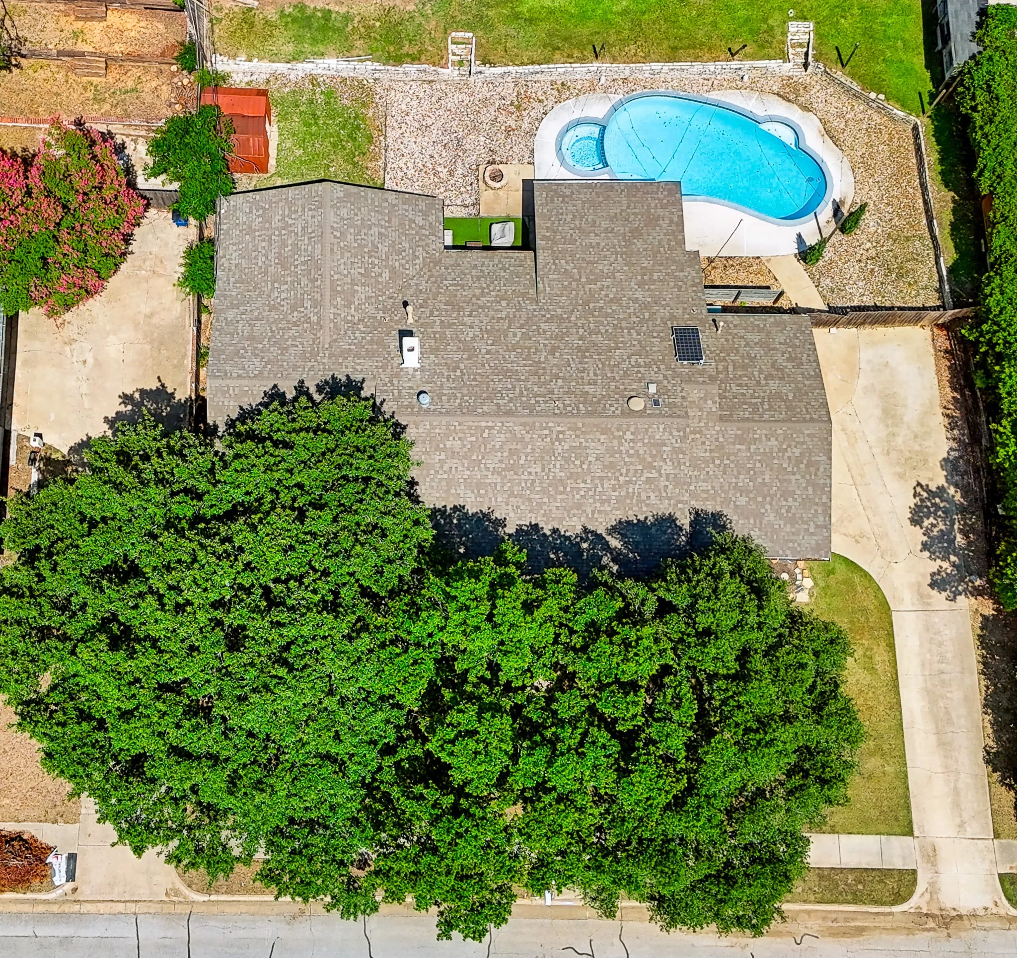 Single Family Residence For Sale in Tarrant County , 1503 Woodvine Drive, Euless, Texas 76040, 4 Bedroom, 2 Bathroom, 2 Garage spaces, 2,355 Sqft, built in 1973, mls#21396743, Real Estate Agent in Euless, Homes For Sale in Tarrant county, Homes For Sale in Euless, Realtor in Euless Texas, Real Estate Brokerage Independent Realty Texas, Luminita Cordes Realtor