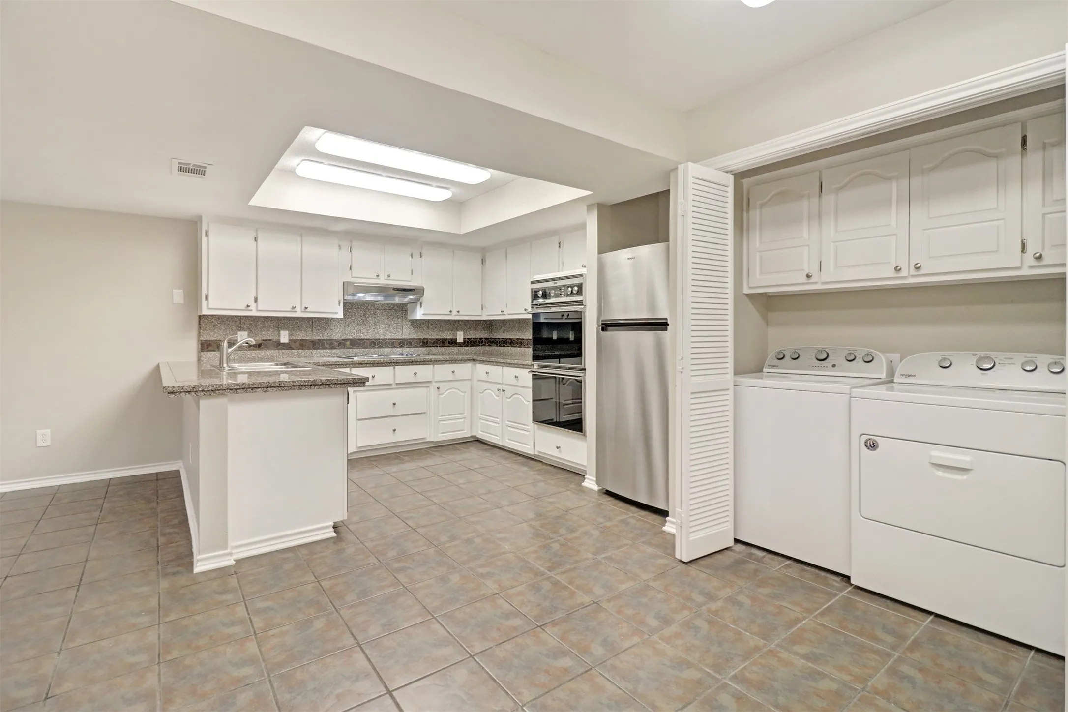 Single Family Residence For Sale in Dallas County , 14824 Sopras Circle, Addison, Texas 75001, 3 Bedroom, 2 Bathroom, 2 Garage spaces, 1,932 Sqft, built in 1981, mls#21383657, Real Estate Agent in Addison, Homes For Sale in Dallas county, Homes For Sale in Addison, Realtor in Addison Texas, Real Estate Brokerage Independent Realty Texas, Luminita Cordes Realtor