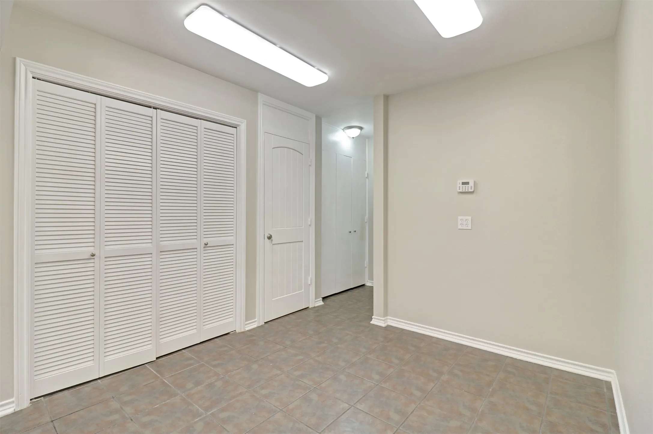 Single Family Residence For Sale in Dallas County , 14824 Sopras Circle, Addison, Texas 75001, 3 Bedroom, 2 Bathroom, 2 Garage spaces, 1,932 Sqft, built in 1981, mls#21383657, Real Estate Agent in Addison, Homes For Sale in Dallas county, Homes For Sale in Addison, Realtor in Addison Texas, Real Estate Brokerage Independent Realty Texas, Luminita Cordes Realtor