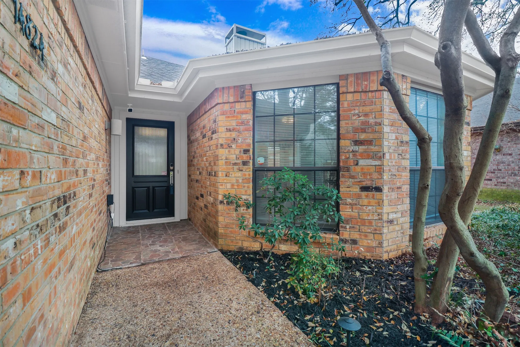 Single Family Residence For Sale in Dallas County , 14824 Sopras Circle, Addison, Texas 75001, 3 Bedroom, 2 Bathroom, 2 Garage spaces, 1,932 Sqft, built in 1981, mls#21383657, Real Estate Agent in Addison, Homes For Sale in Dallas county, Homes For Sale in Addison, Realtor in Addison Texas, Real Estate Brokerage Independent Realty Texas, Luminita Cordes Realtor