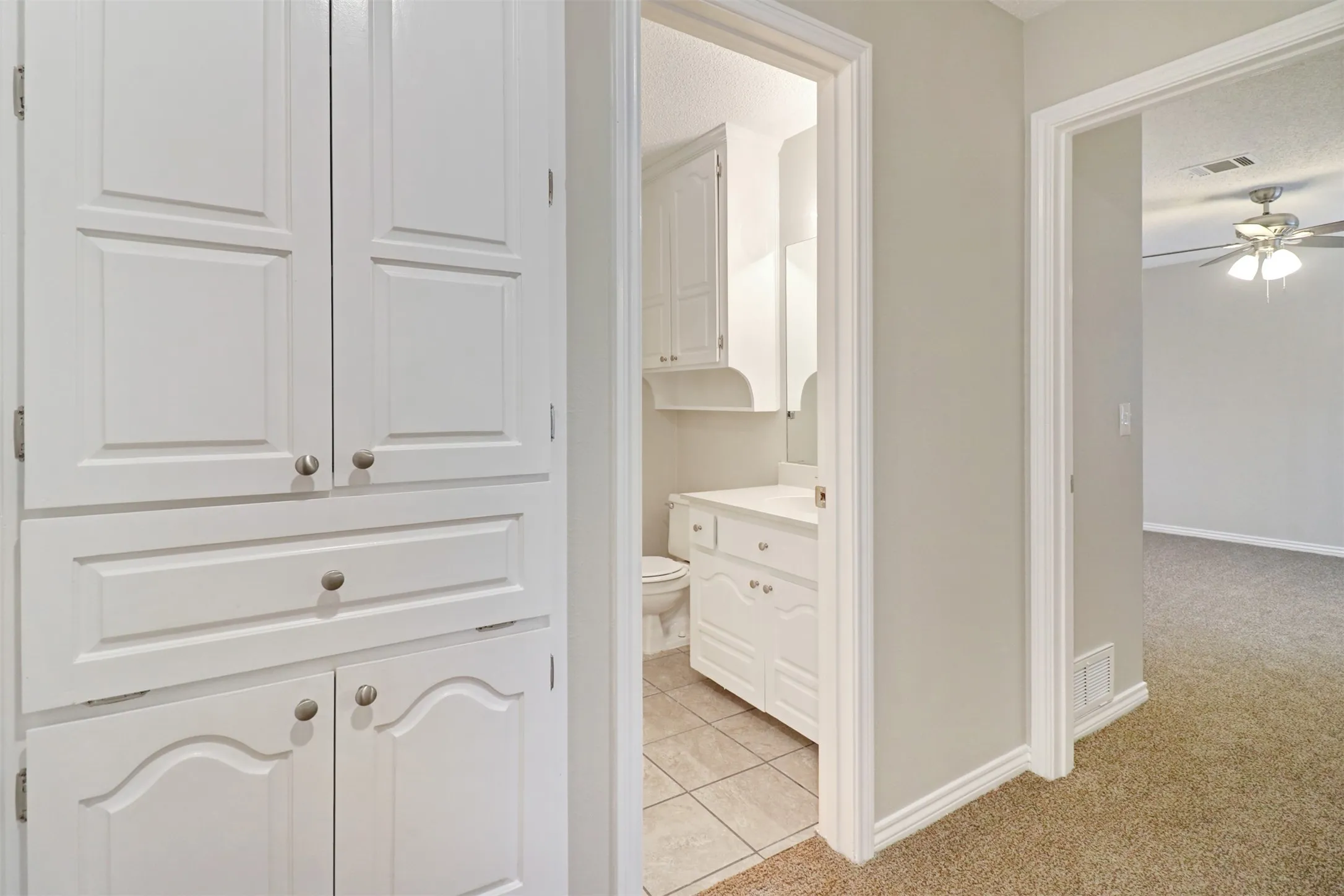 Single Family Residence For Sale in Dallas County , 14824 Sopras Circle, Addison, Texas 75001, 3 Bedroom, 2 Bathroom, 2 Garage spaces, 1,932 Sqft, built in 1981, mls#21383657, Real Estate Agent in Addison, Homes For Sale in Dallas county, Homes For Sale in Addison, Realtor in Addison Texas, Real Estate Brokerage Independent Realty Texas, Luminita Cordes Realtor