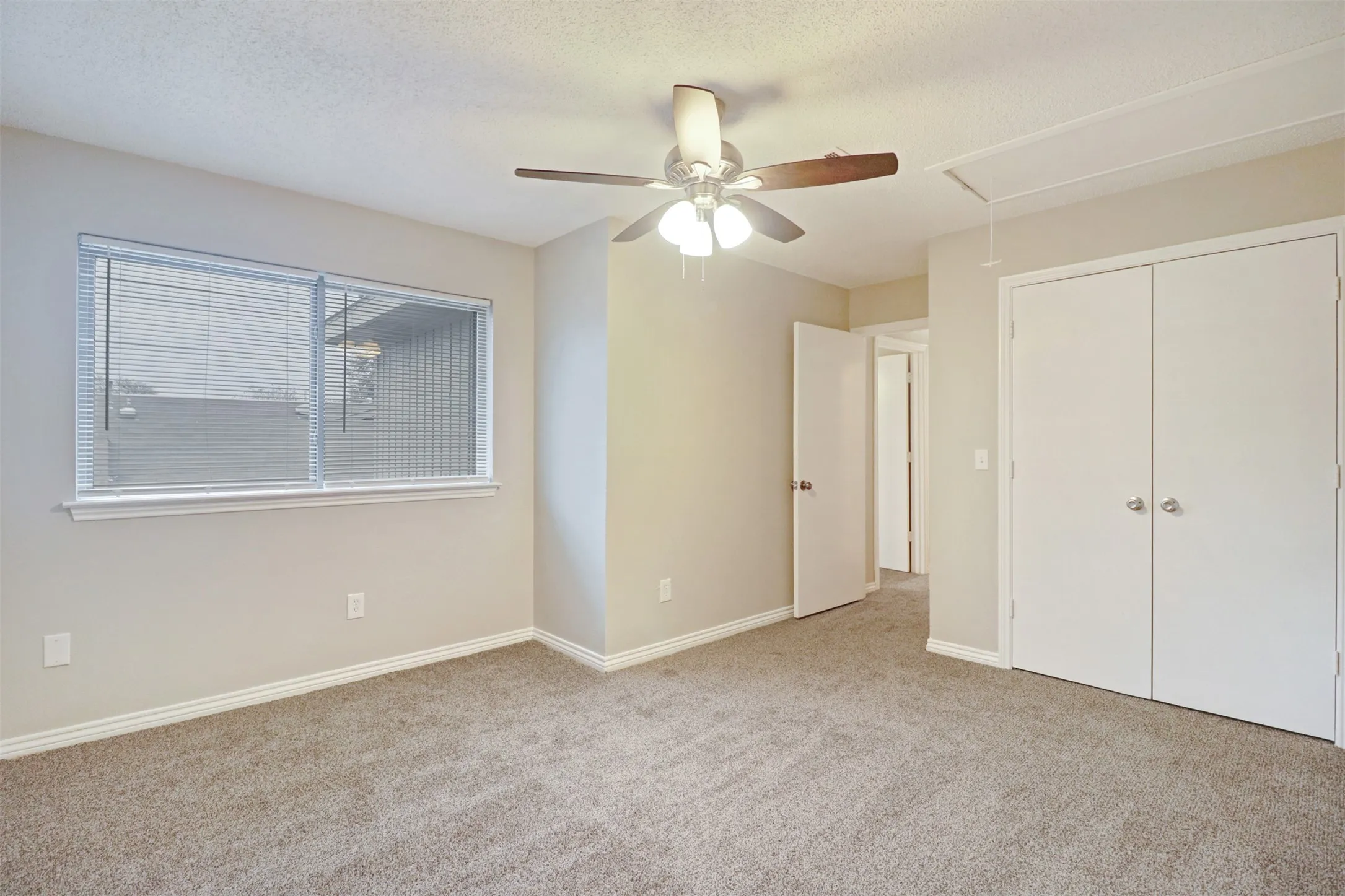 Single Family Residence For Sale in Dallas County , 14824 Sopras Circle, Addison, Texas 75001, 3 Bedroom, 2 Bathroom, 2 Garage spaces, 1,932 Sqft, built in 1981, mls#21383657, Real Estate Agent in Addison, Homes For Sale in Dallas county, Homes For Sale in Addison, Realtor in Addison Texas, Real Estate Brokerage Independent Realty Texas, Luminita Cordes Realtor