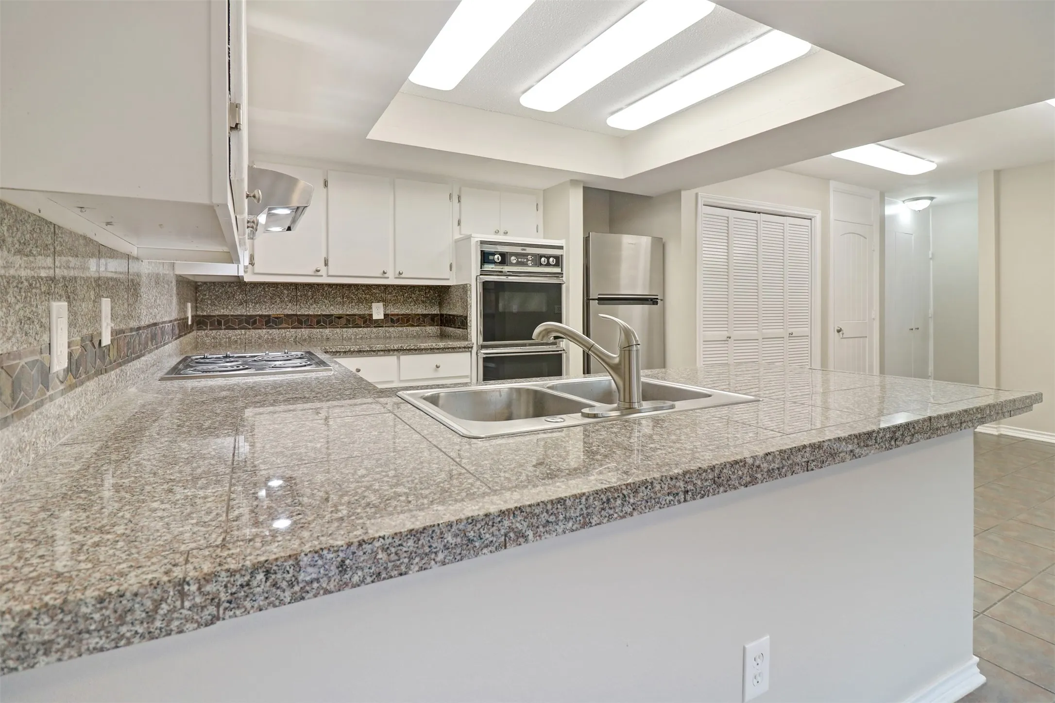 Single Family Residence For Sale in Dallas County , 14824 Sopras Circle, Addison, Texas 75001, 3 Bedroom, 2 Bathroom, 2 Garage spaces, 1,932 Sqft, built in 1981, mls#21383657, Real Estate Agent in Addison, Homes For Sale in Dallas county, Homes For Sale in Addison, Realtor in Addison Texas, Real Estate Brokerage Independent Realty Texas, Luminita Cordes Realtor