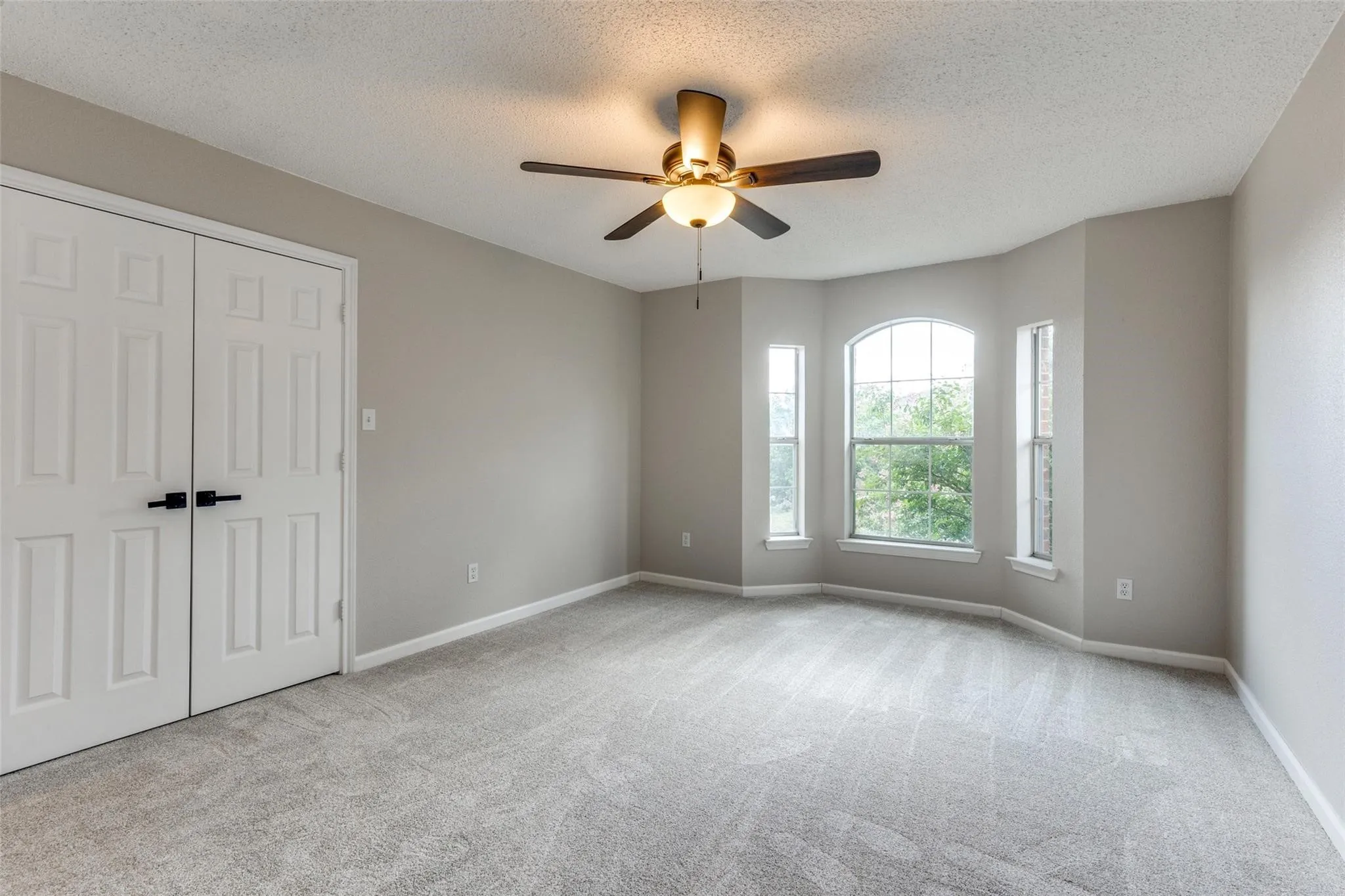 Single Family Residence For Sale in Tarrant County , 8220 Three Bars Drive, Fort Worth, Texas 76179, 4 Bedroom, 3 Bathroom, 2 Garage spaces, 2,431 Sqft, built in 2003, mls#21396730, Real Estate Agent in Fort Worth, Homes For Sale in Tarrant county, Homes For Sale in Fort Worth, Realtor in Fort Worth Texas, Real Estate Brokerage Independent Realty Texas, Luminita Cordes Realtor