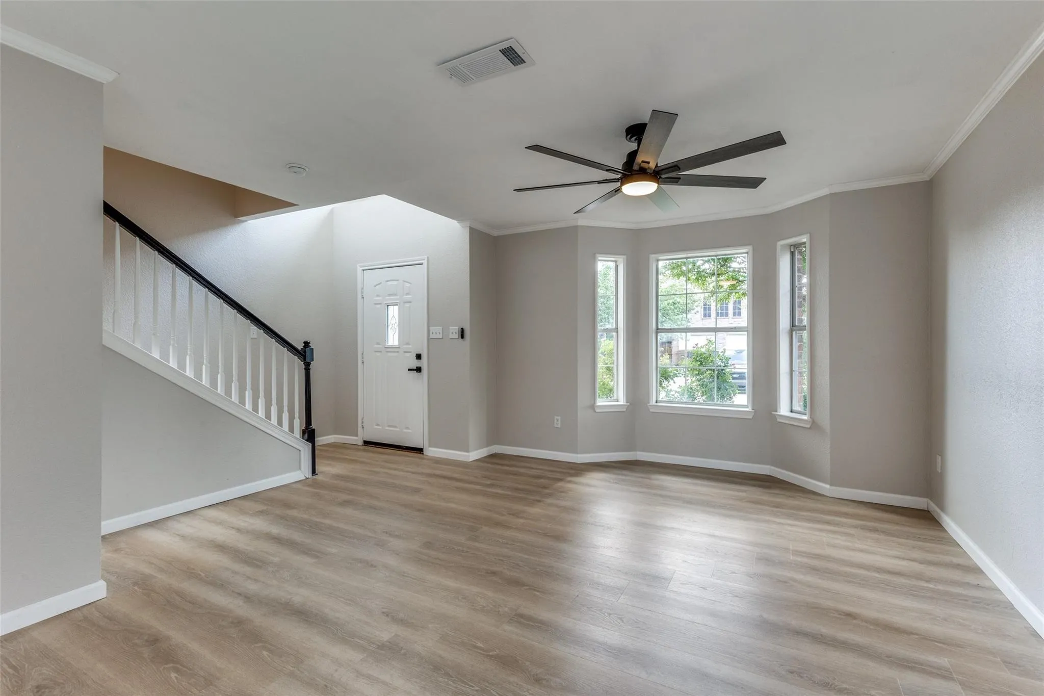 Single Family Residence For Sale in Tarrant County , 8220 Three Bars Drive, Fort Worth, Texas 76179, 4 Bedroom, 3 Bathroom, 2 Garage spaces, 2,431 Sqft, built in 2003, mls#21396730, Real Estate Agent in Fort Worth, Homes For Sale in Tarrant county, Homes For Sale in Fort Worth, Realtor in Fort Worth Texas, Real Estate Brokerage Independent Realty Texas, Luminita Cordes Realtor