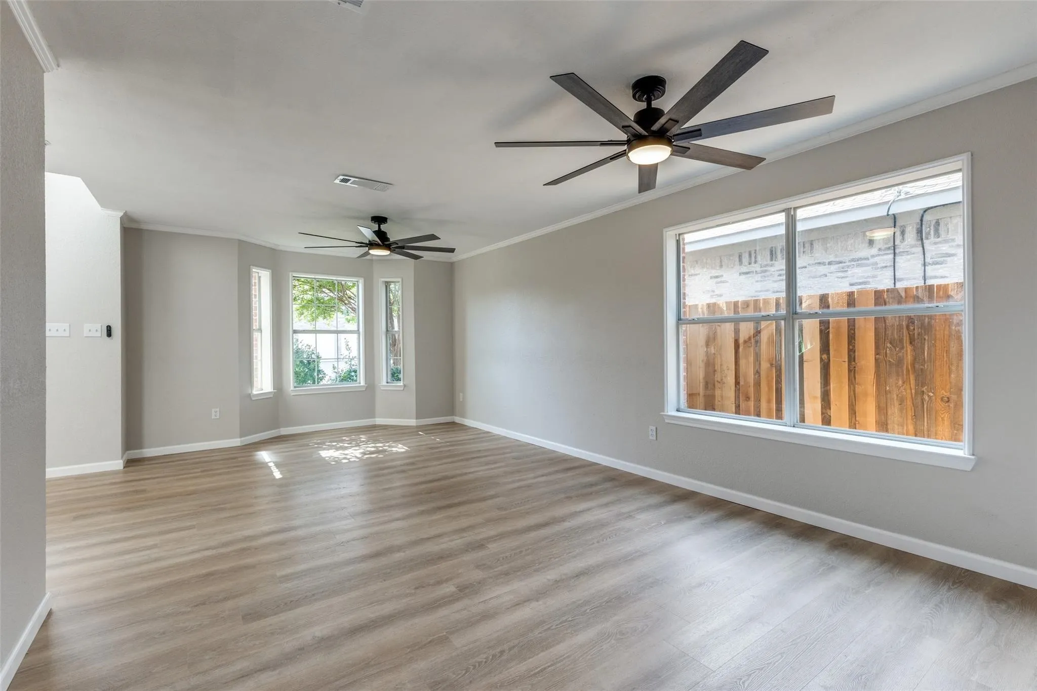 Single Family Residence For Sale in Tarrant County , 8220 Three Bars Drive, Fort Worth, Texas 76179, 4 Bedroom, 3 Bathroom, 2 Garage spaces, 2,431 Sqft, built in 2003, mls#21396730, Real Estate Agent in Fort Worth, Homes For Sale in Tarrant county, Homes For Sale in Fort Worth, Realtor in Fort Worth Texas, Real Estate Brokerage Independent Realty Texas, Luminita Cordes Realtor