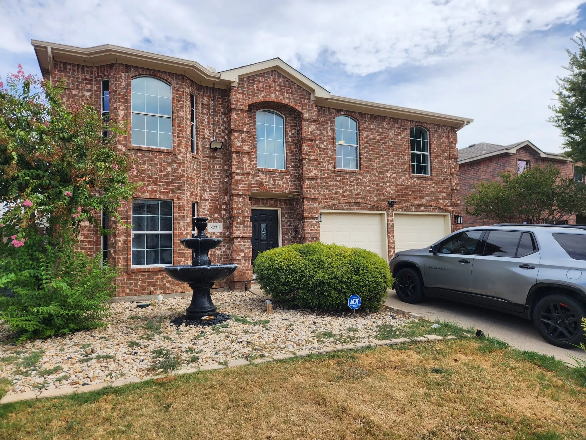 Single Family Residence For Sale in Tarrant County , 8220 Three Bars Drive, Fort Worth, Texas 76179, 4 Bedroom, 3 Bathroom, 2 Garage spaces, 2,431 Sqft, built in 2003, mls#21396730, Real Estate Agent in Fort Worth, Homes For Sale in Tarrant county, Homes For Sale in Fort Worth, Realtor in Fort Worth Texas, Real Estate Brokerage Independent Realty Texas, Luminita Cordes Realtor