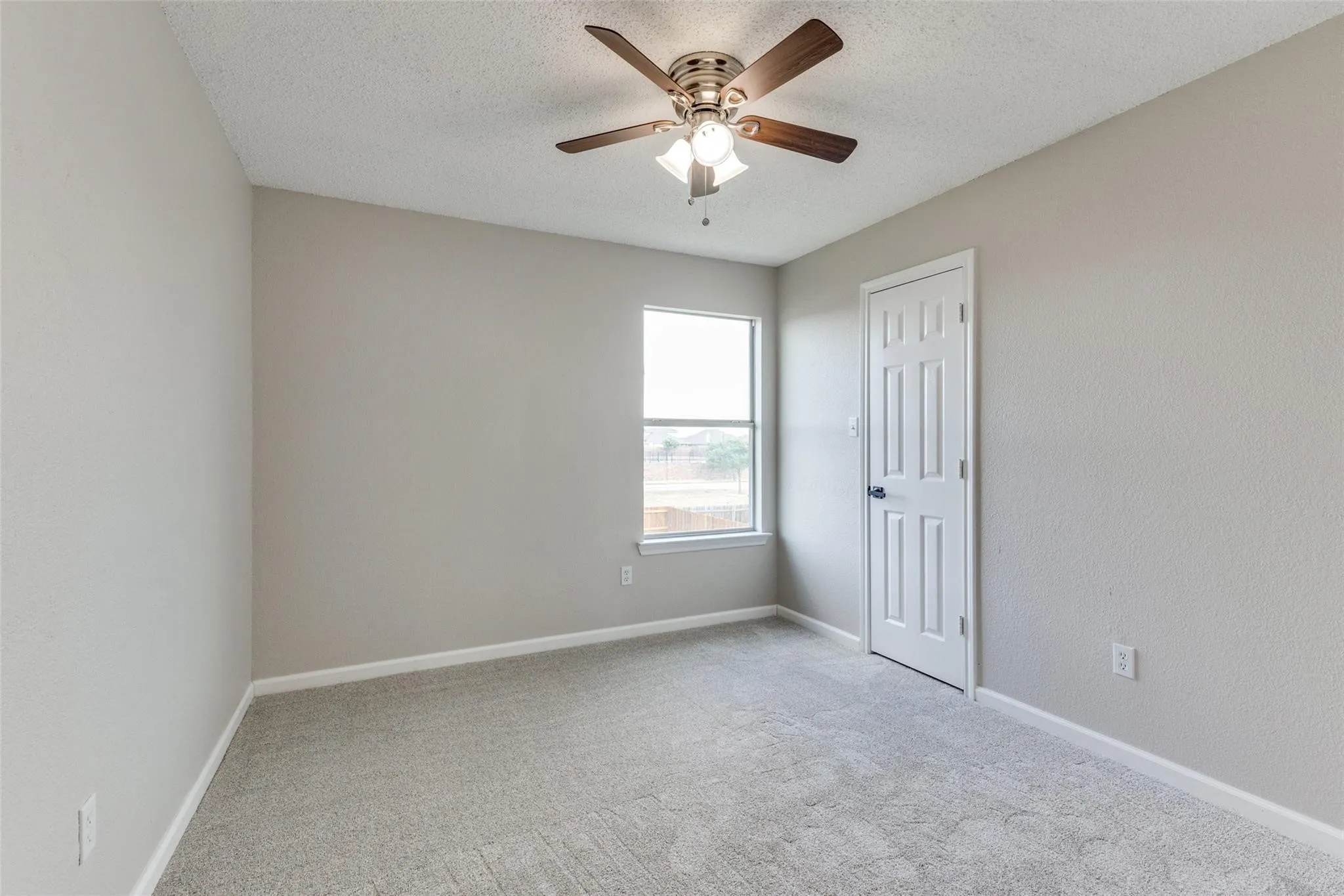 Single Family Residence For Sale in Tarrant County , 8220 Three Bars Drive, Fort Worth, Texas 76179, 4 Bedroom, 3 Bathroom, 2 Garage spaces, 2,431 Sqft, built in 2003, mls#21396730, Real Estate Agent in Fort Worth, Homes For Sale in Tarrant county, Homes For Sale in Fort Worth, Realtor in Fort Worth Texas, Real Estate Brokerage Independent Realty Texas, Luminita Cordes Realtor