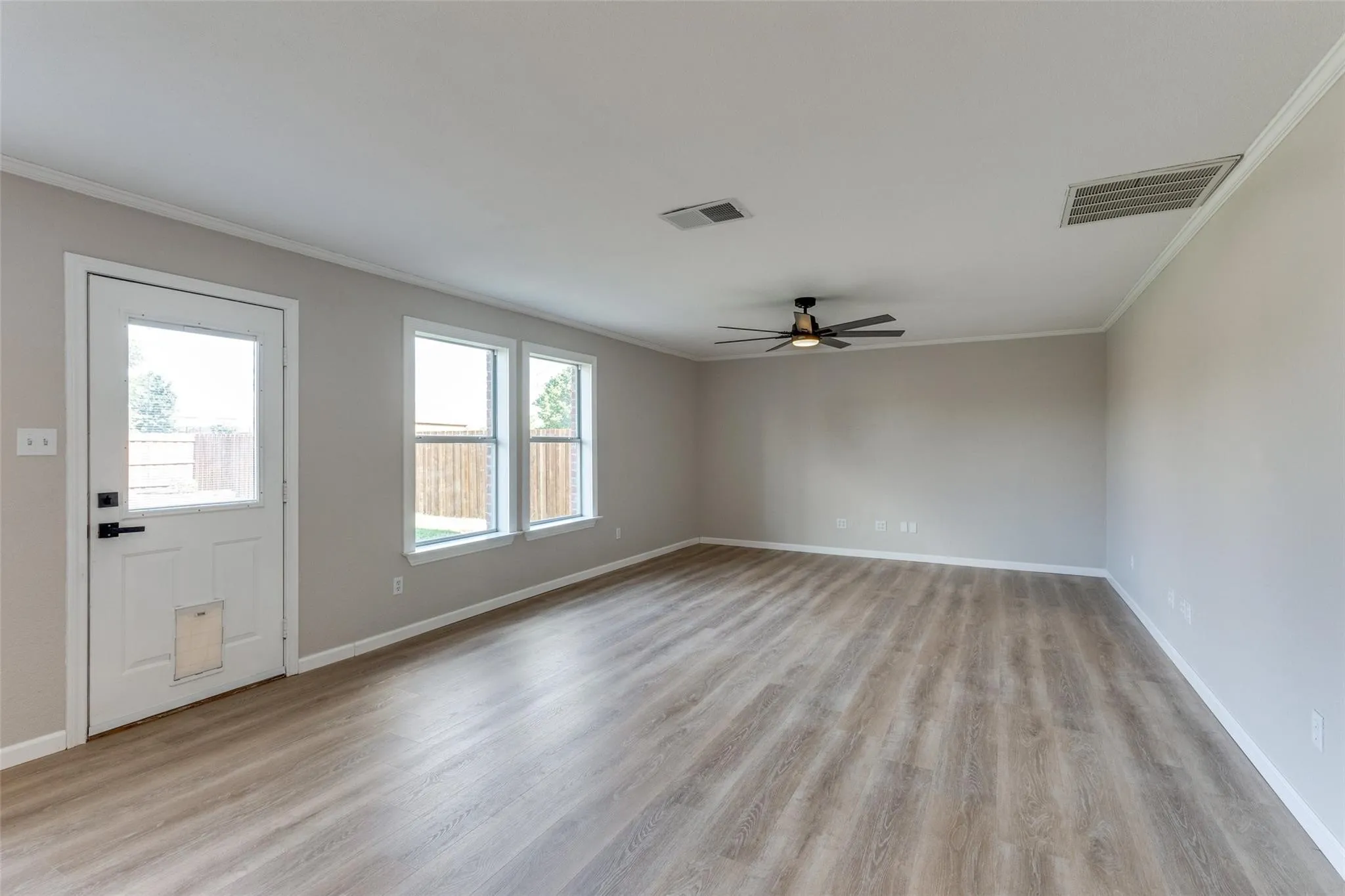 Single Family Residence For Sale in Tarrant County , 8220 Three Bars Drive, Fort Worth, Texas 76179, 4 Bedroom, 3 Bathroom, 2 Garage spaces, 2,431 Sqft, built in 2003, mls#21396730, Real Estate Agent in Fort Worth, Homes For Sale in Tarrant county, Homes For Sale in Fort Worth, Realtor in Fort Worth Texas, Real Estate Brokerage Independent Realty Texas, Luminita Cordes Realtor