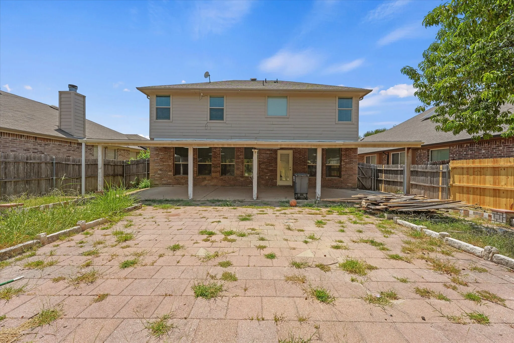 Single Family Residence For Sale in Collin County , 2040 Hanakoa Falls Drive, Anna, Texas 75409, 5 Bedroom, 3 Bathroom, 2 Garage spaces, 2,473 Sqft, built in 2011, mls#21396258, Real Estate Agent in Anna, Homes For Sale in Collin county, Homes For Sale in Anna, Realtor in Anna Texas, Real Estate Brokerage Independent Realty Texas, Luminita Cordes Realtor