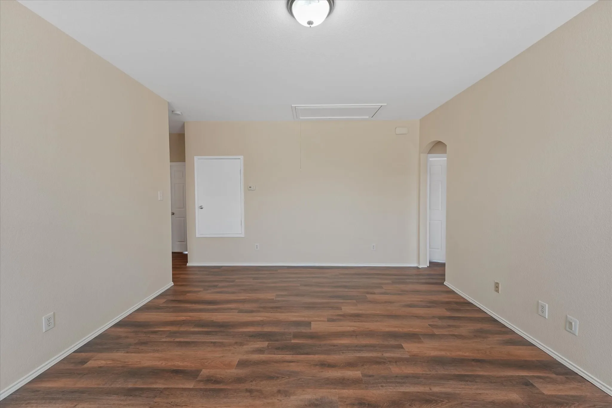 Single Family Residence For Sale in Collin County , 2040 Hanakoa Falls Drive, Anna, Texas 75409, 5 Bedroom, 3 Bathroom, 2 Garage spaces, 2,473 Sqft, built in 2011, mls#21396258, Real Estate Agent in Anna, Homes For Sale in Collin county, Homes For Sale in Anna, Realtor in Anna Texas, Real Estate Brokerage Independent Realty Texas, Luminita Cordes Realtor